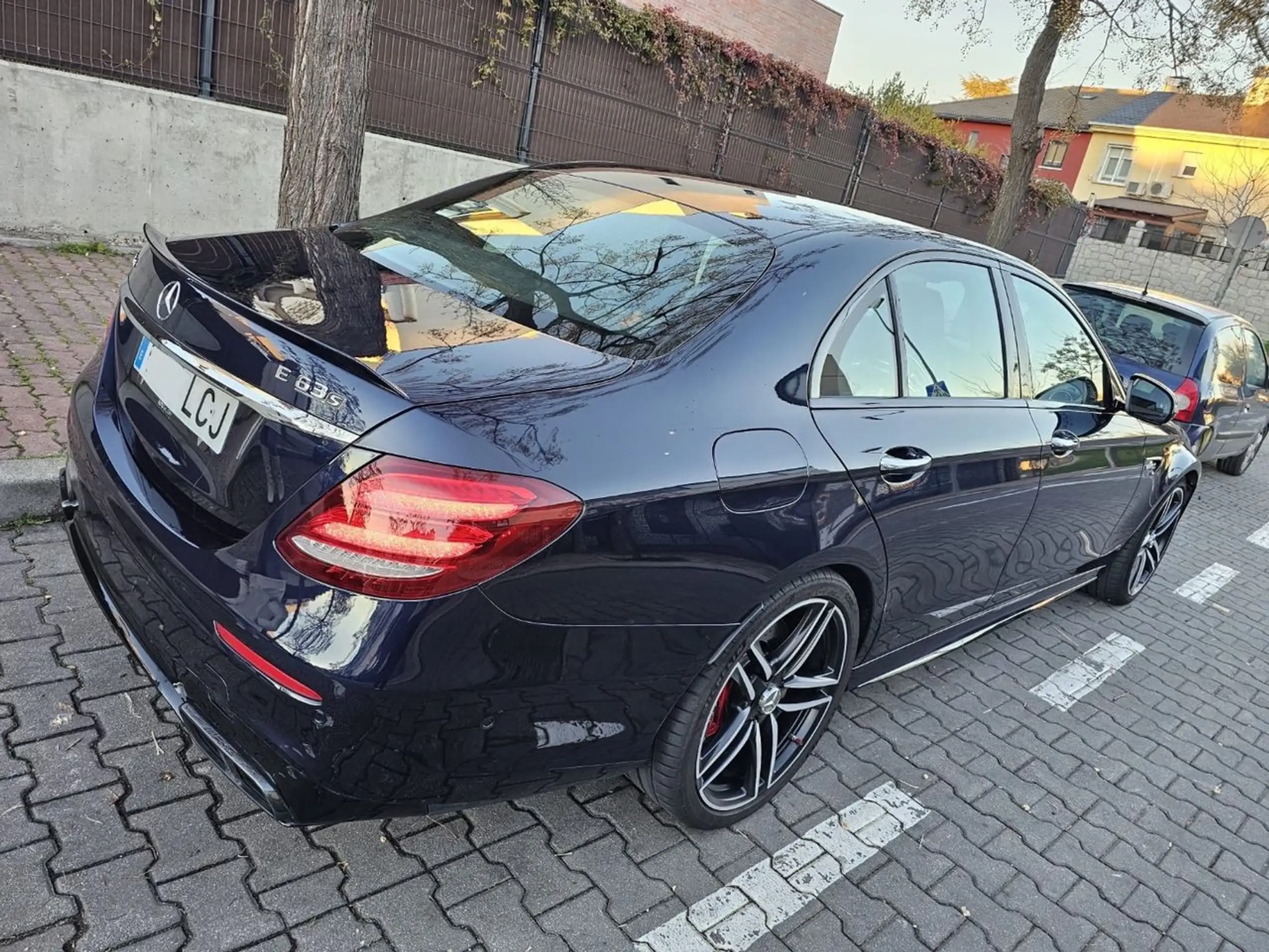 Mercedes-Benz - E 63 AMG