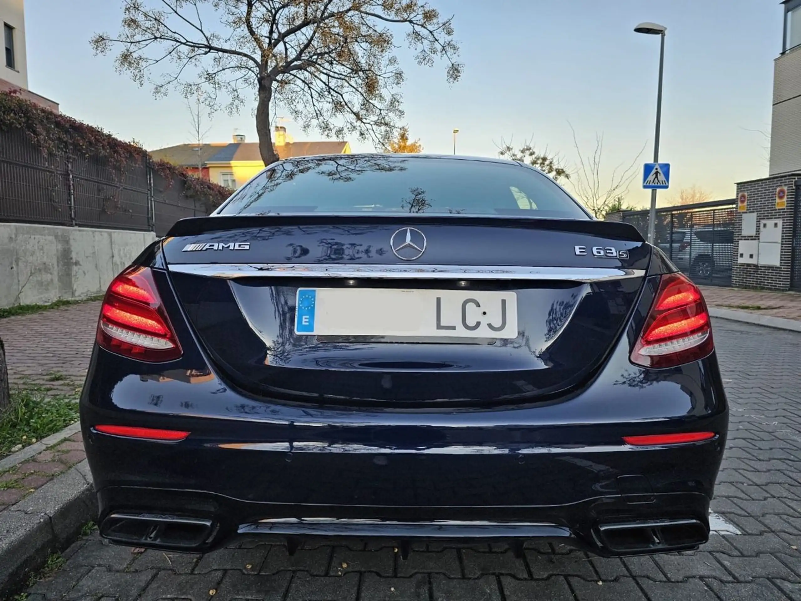 Mercedes-Benz - E 63 AMG