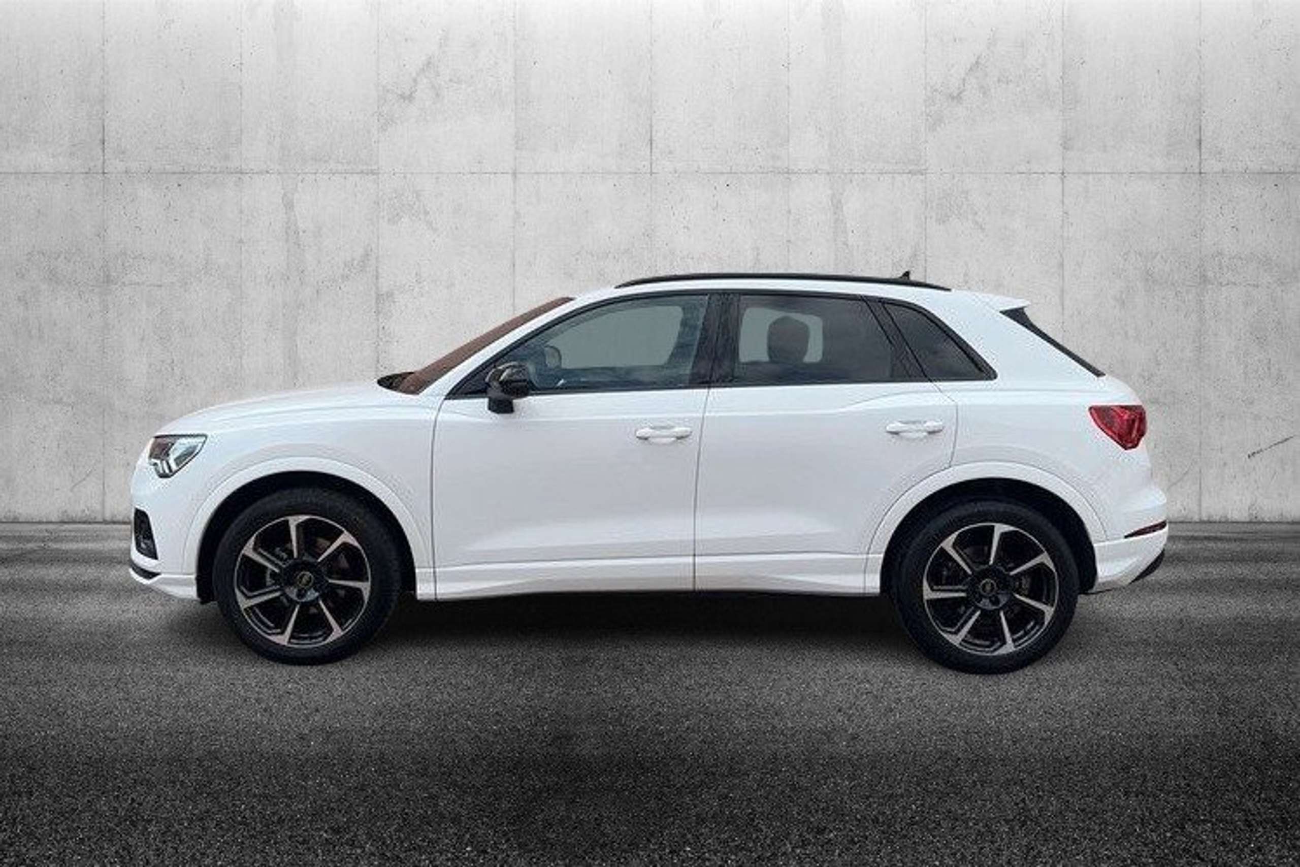 Audi - Q3