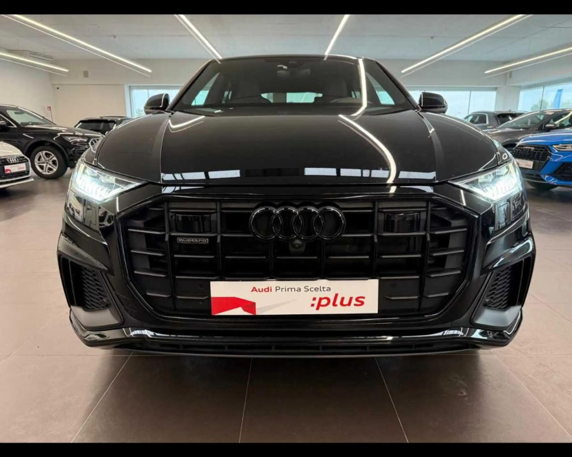 Audi - Q8