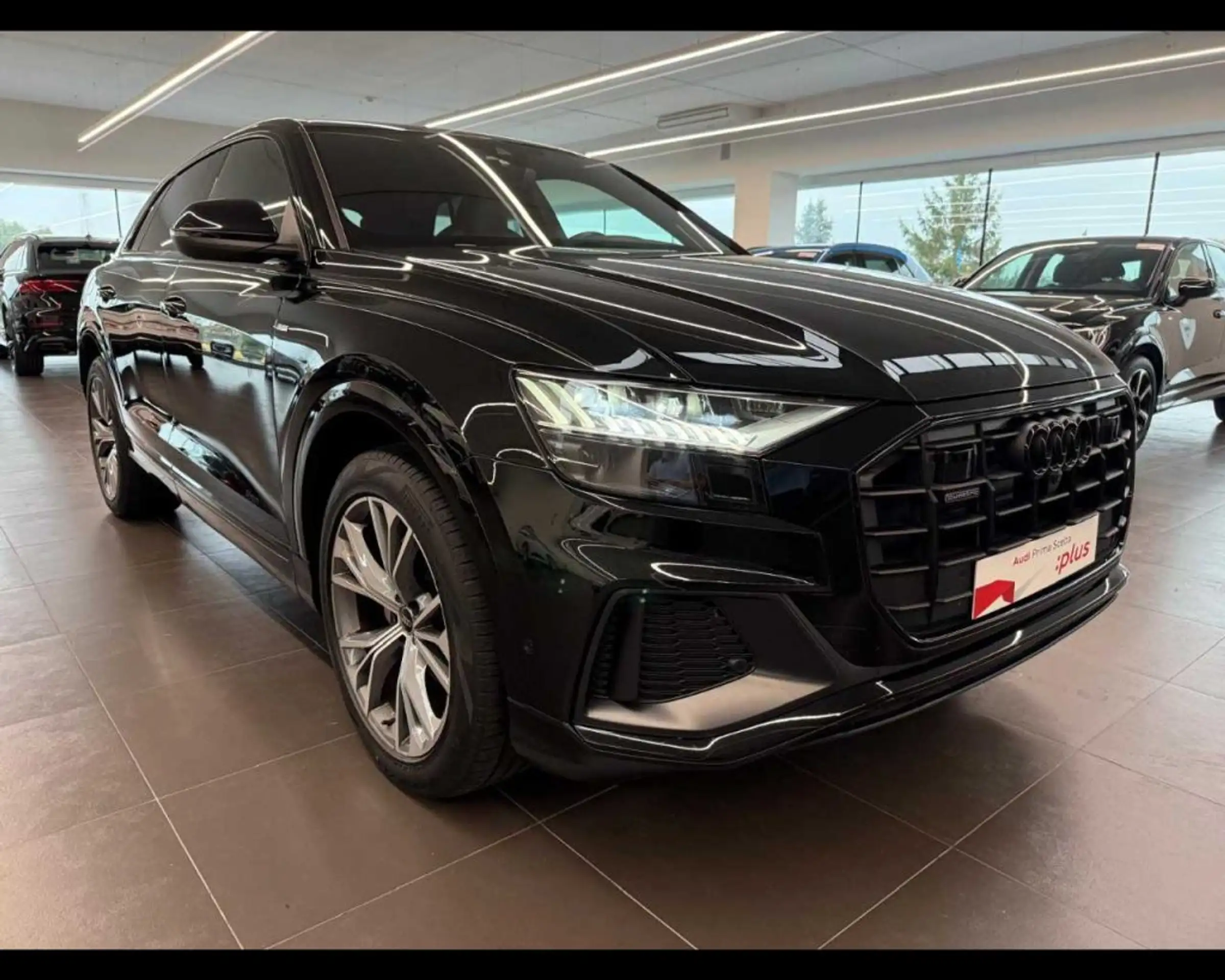 Audi - Q8