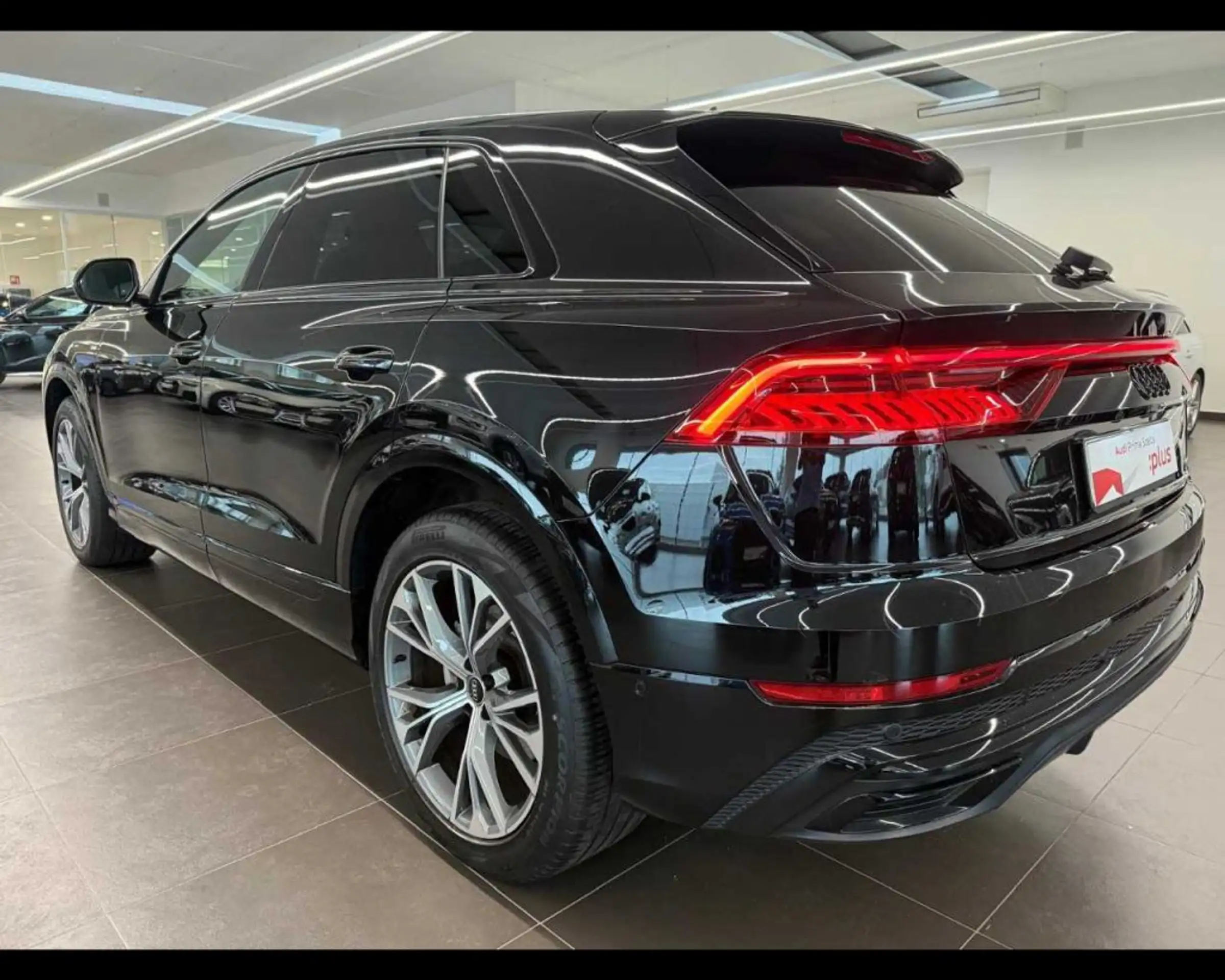 Audi - Q8