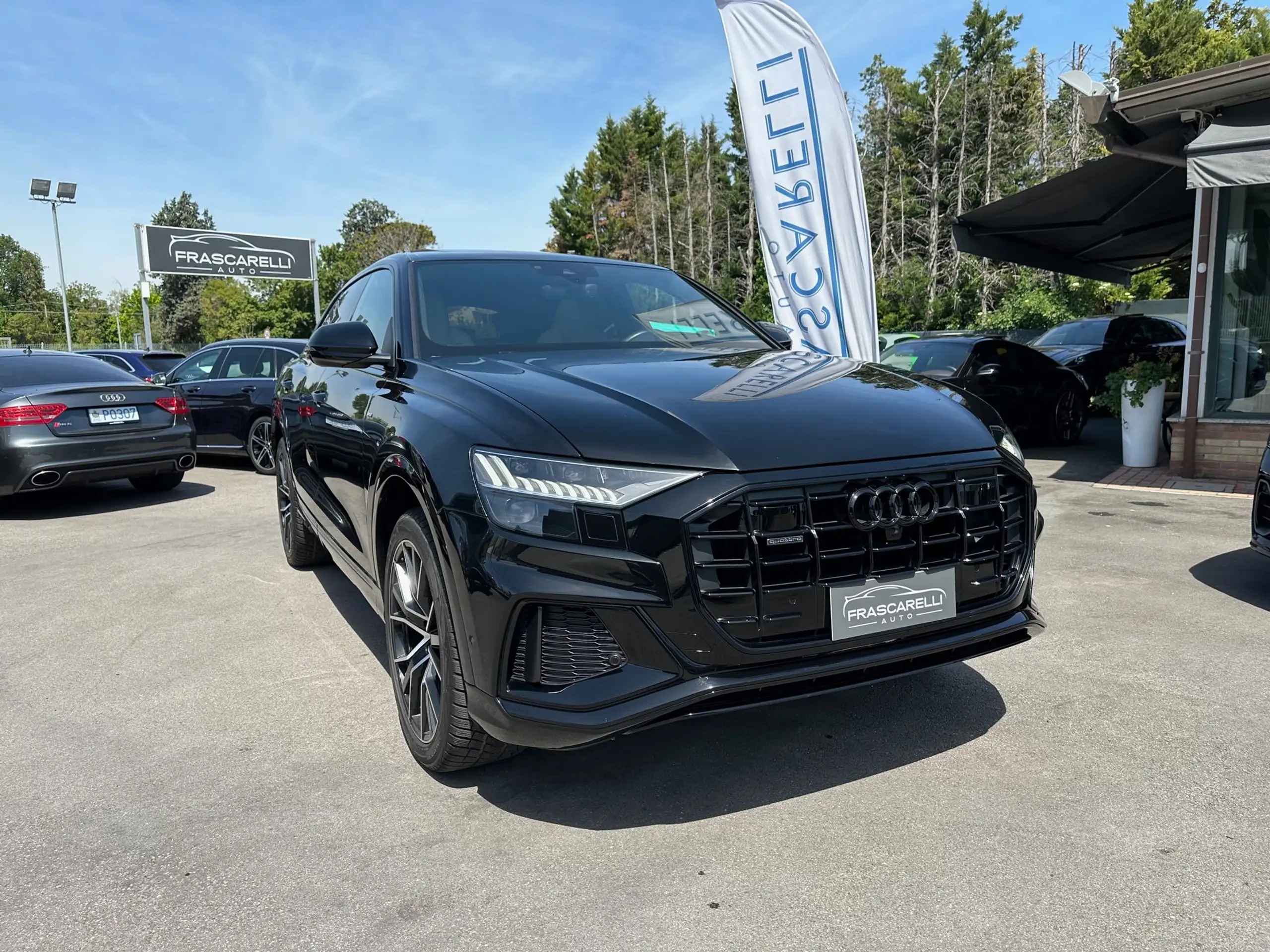 Audi - Q8