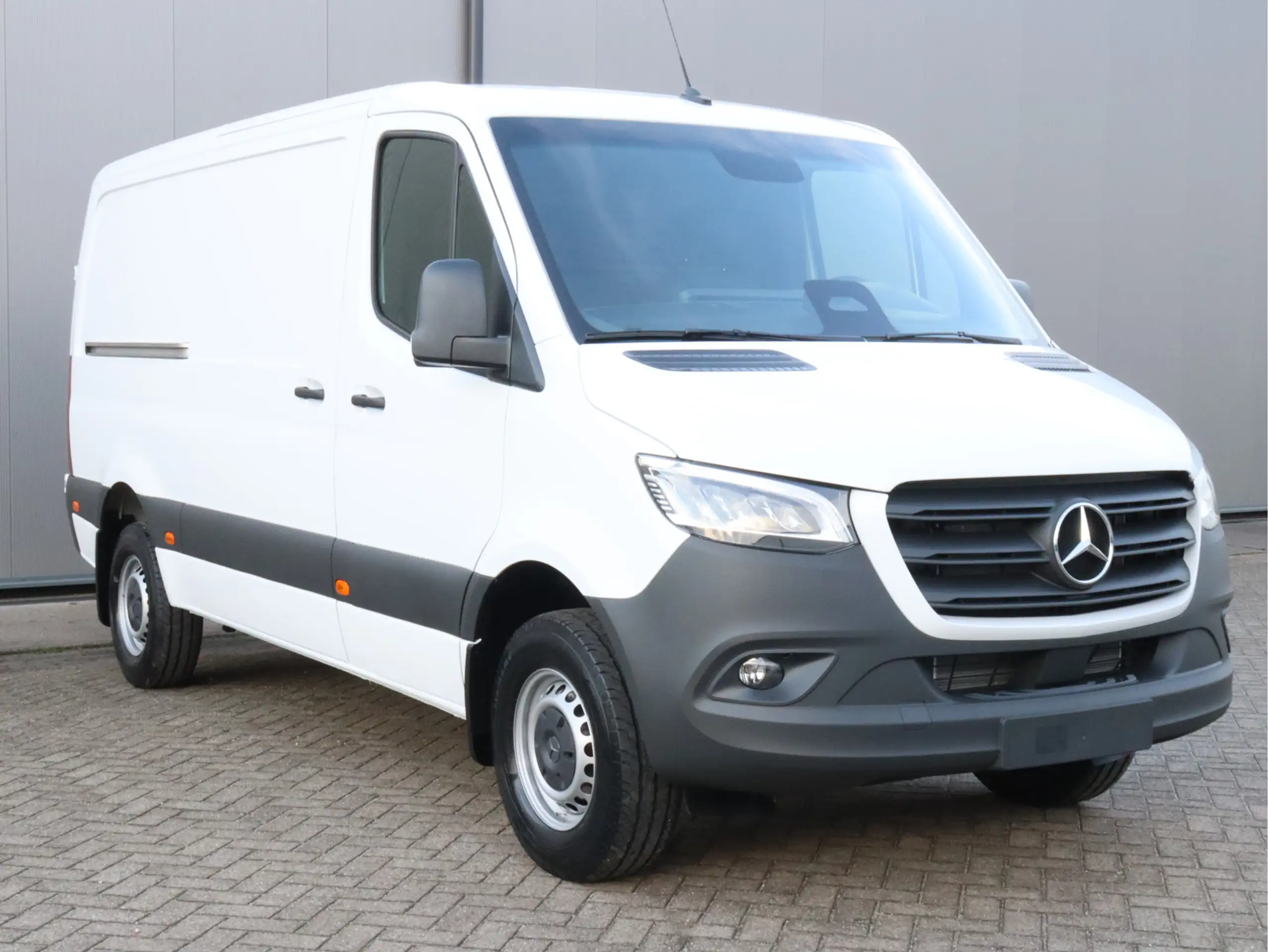 Mercedes-Benz - Sprinter