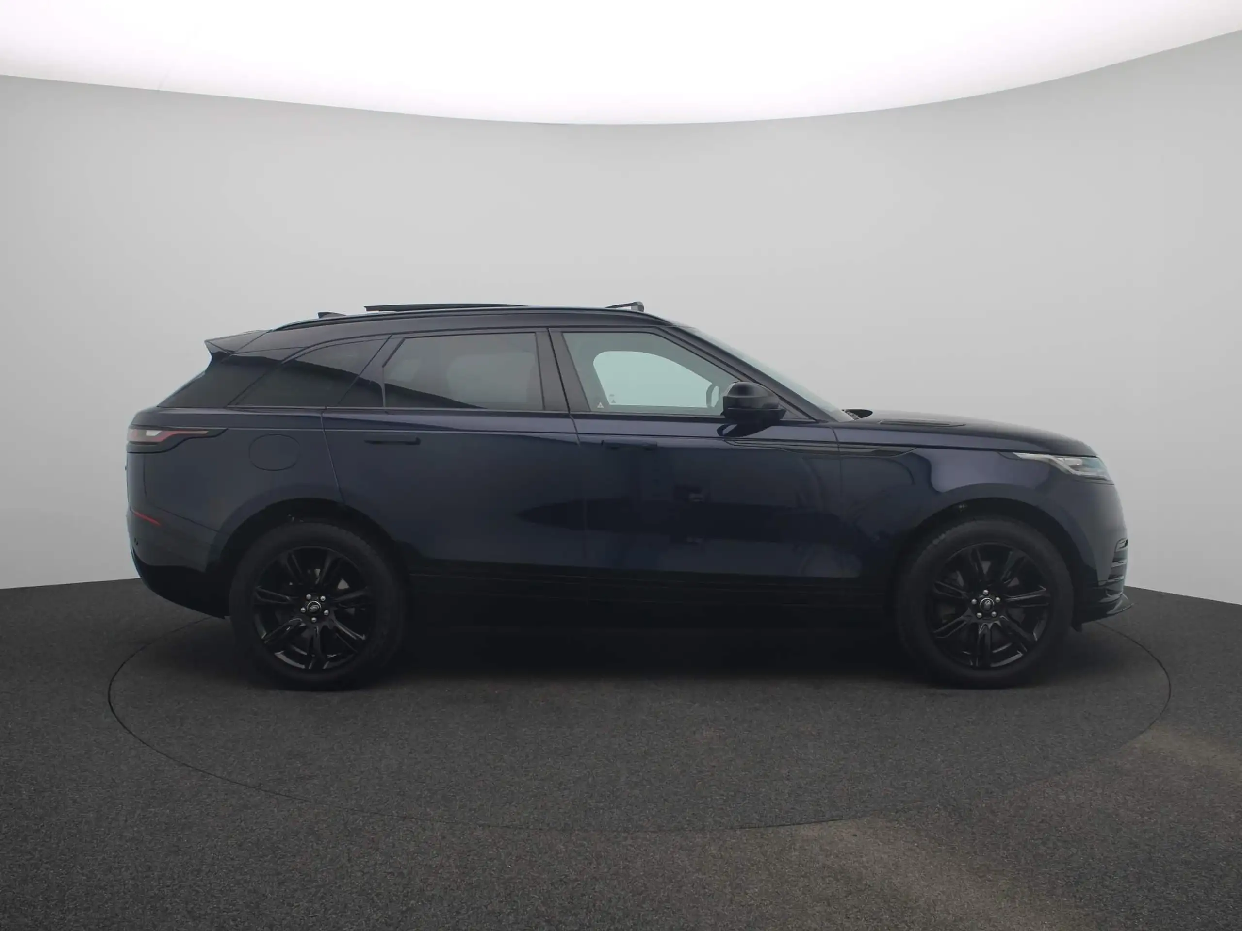 Land Rover - Range Rover Velar