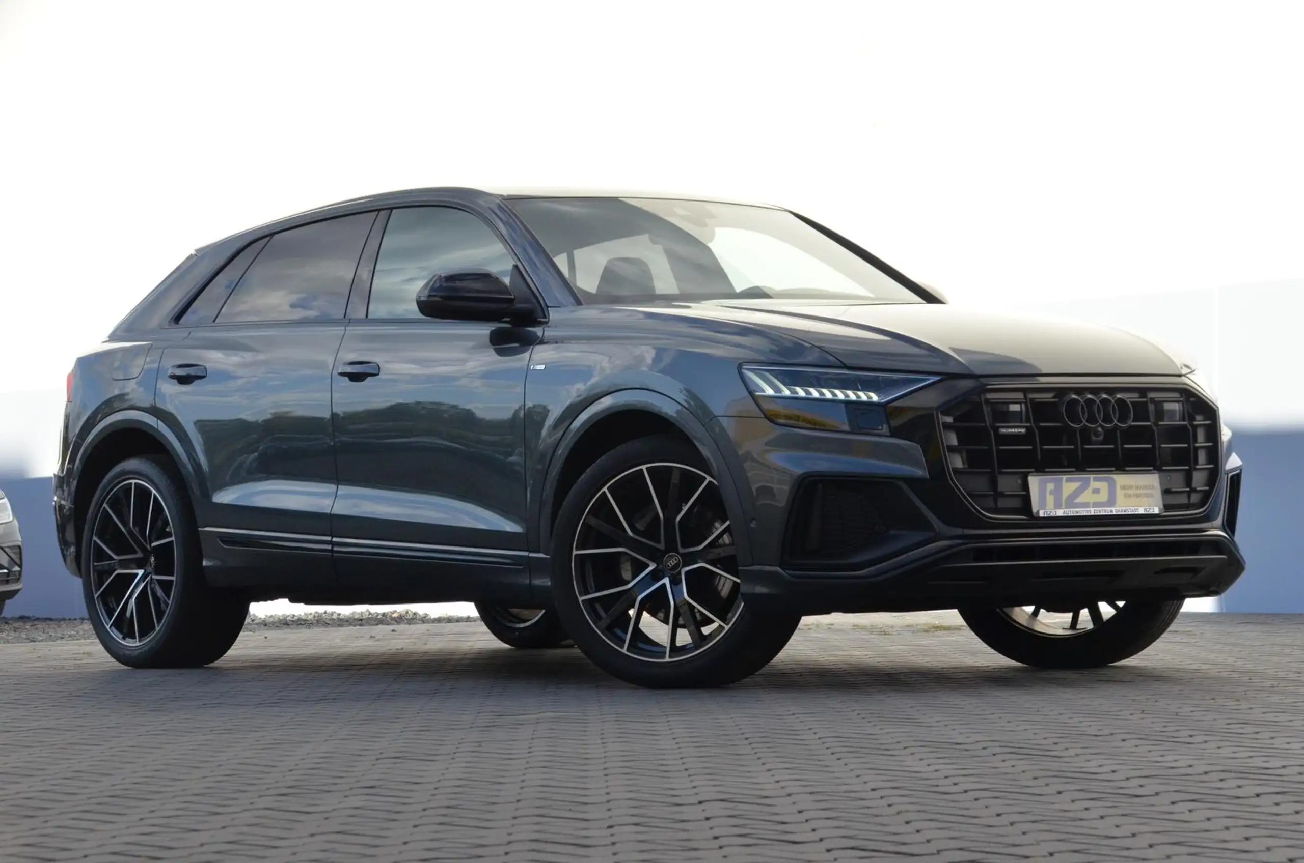 Audi - Q8