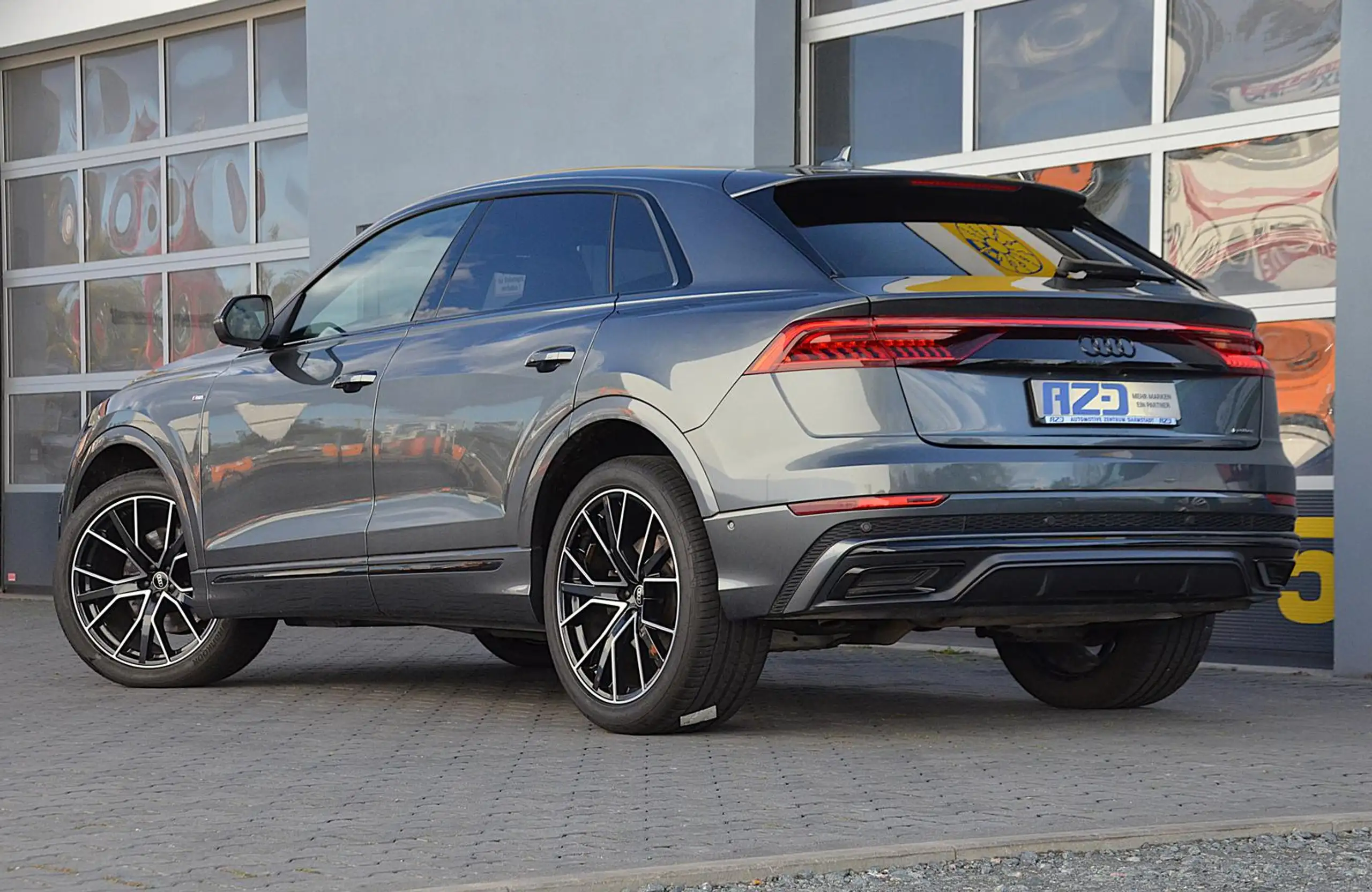 Audi - Q8