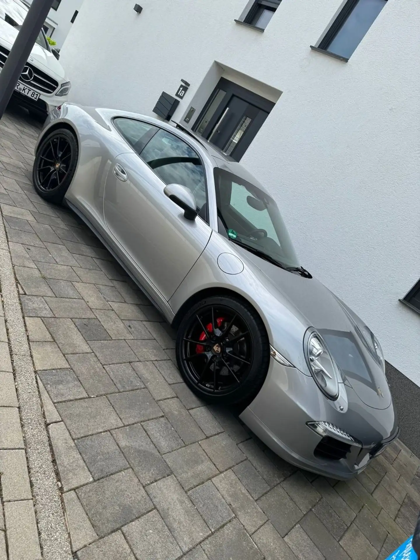 Porsche - 911