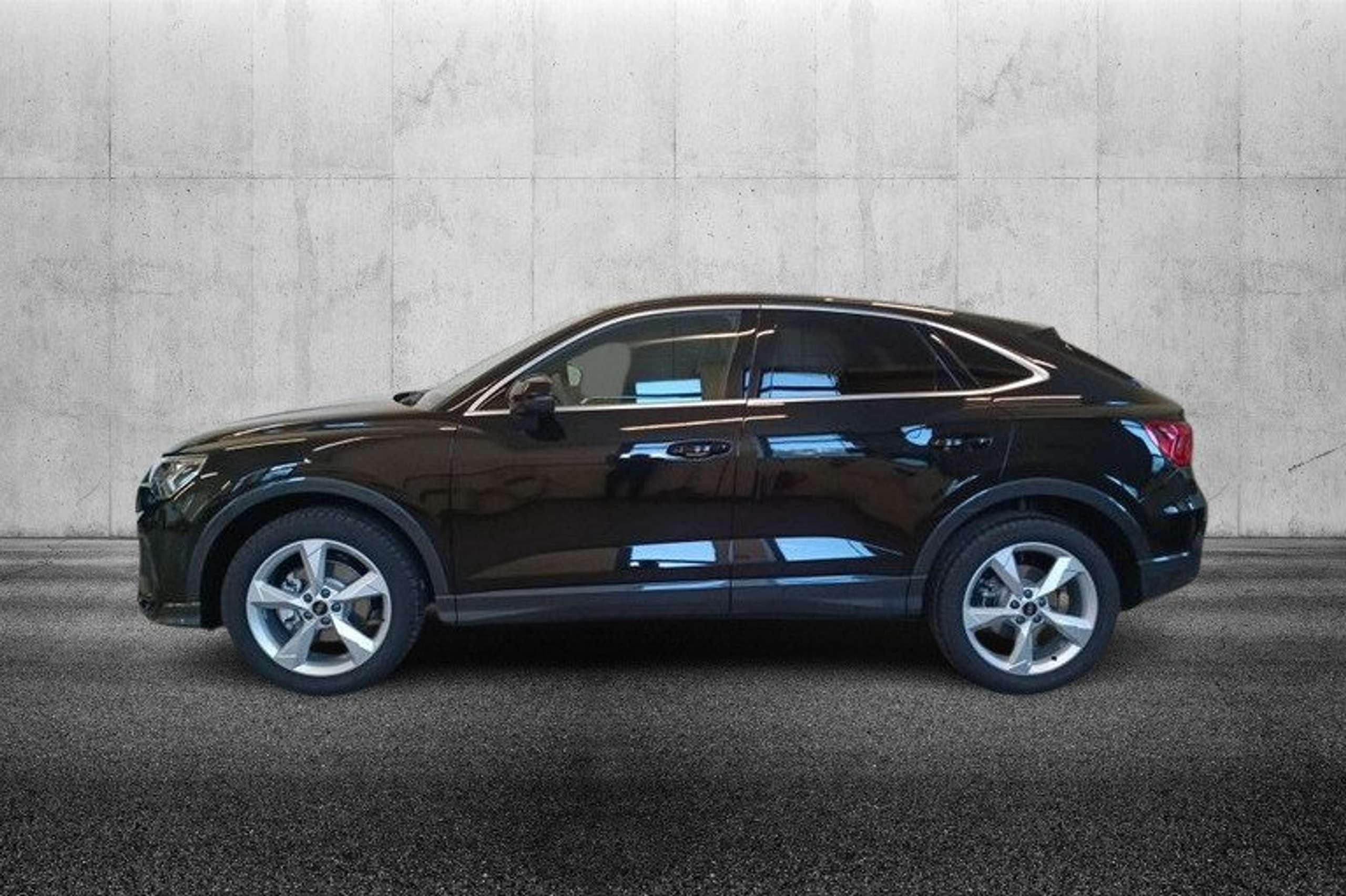 Audi - Q3