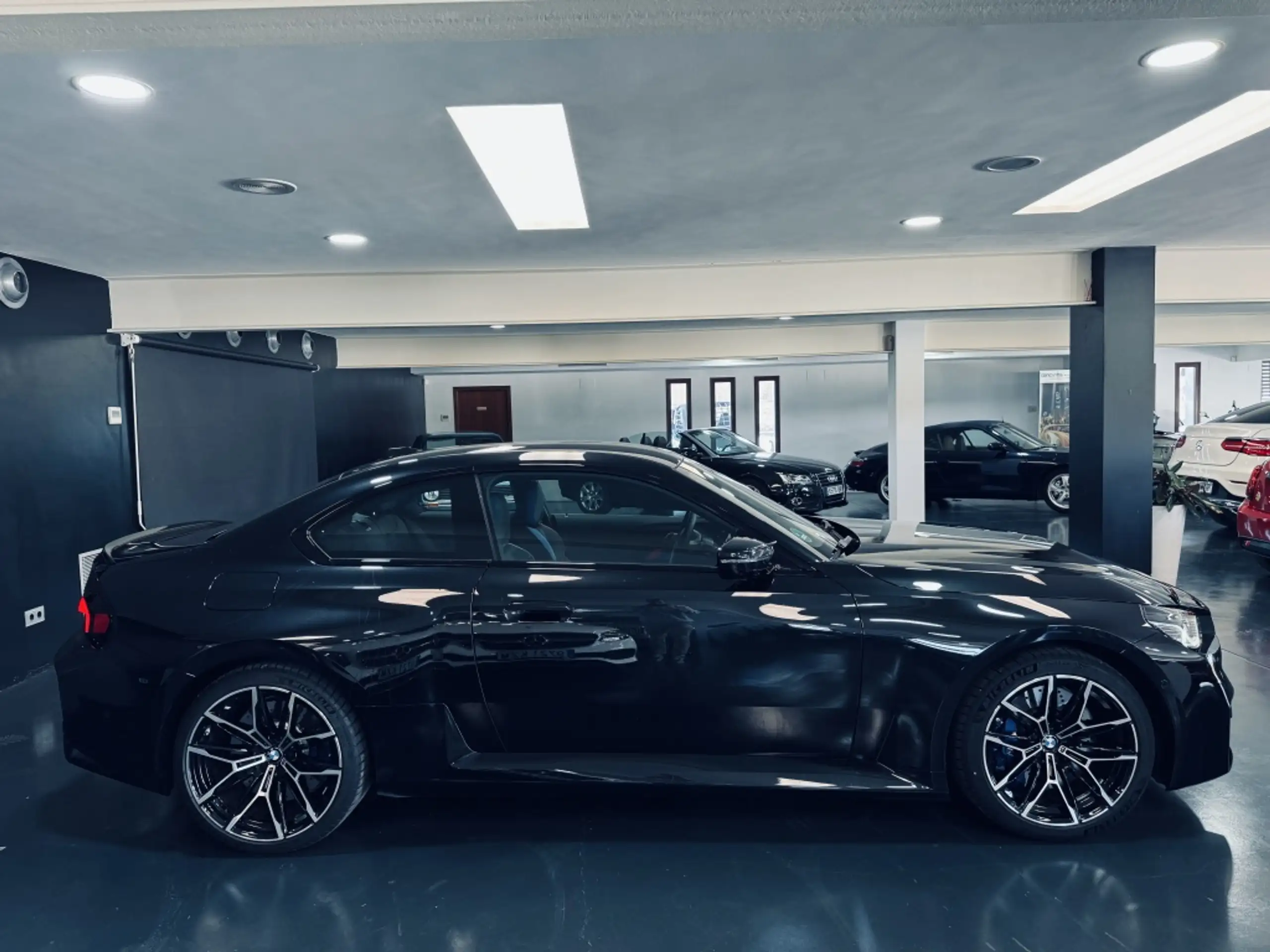 BMW - M2