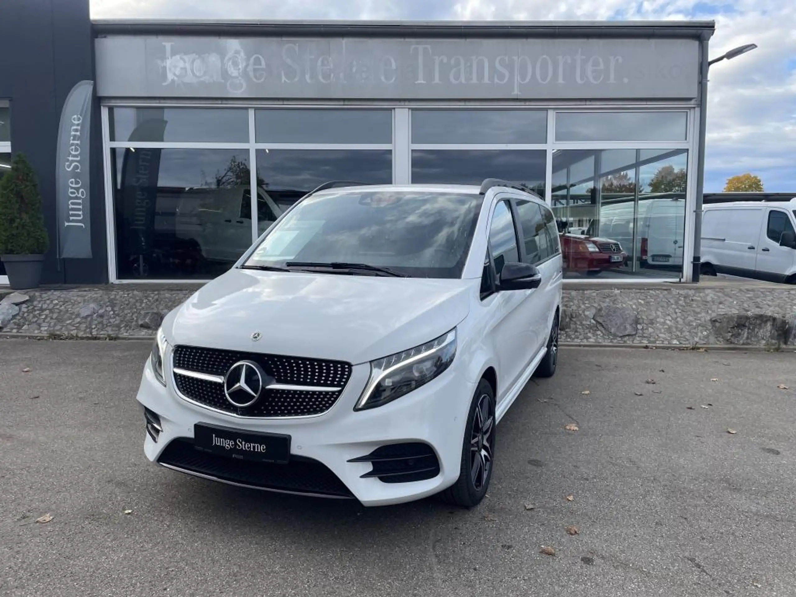 Mercedes-Benz - V 300