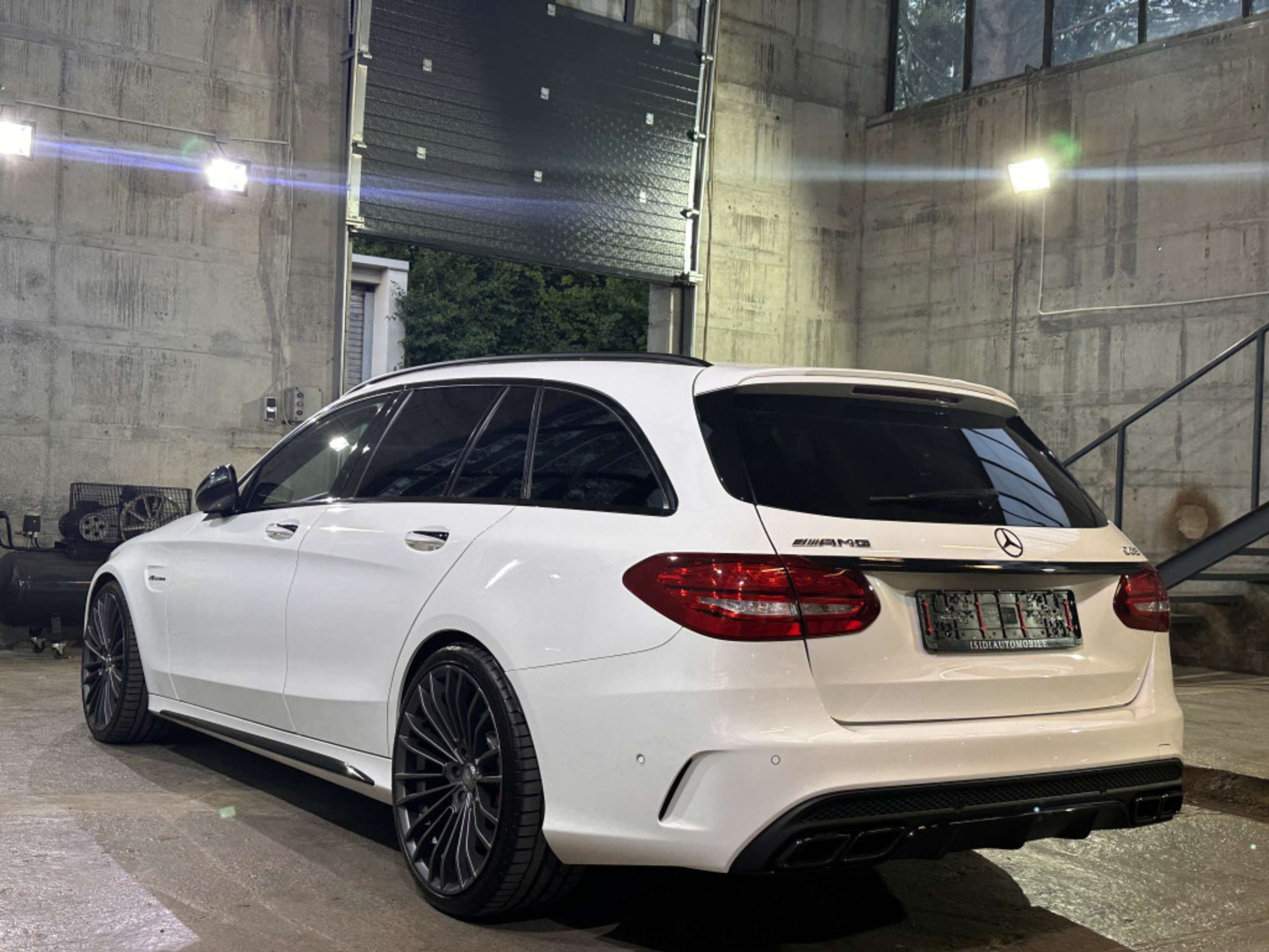 Mercedes-Benz - C 63 AMG