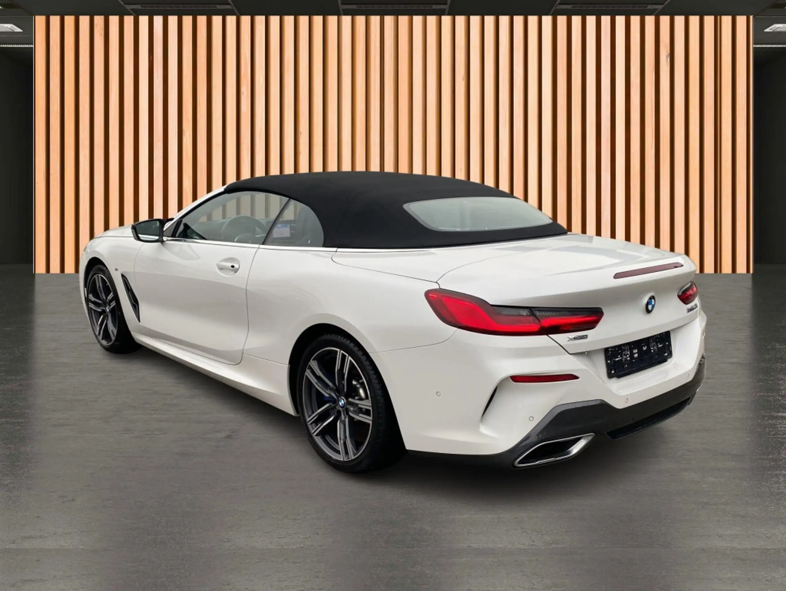 BMW - M850