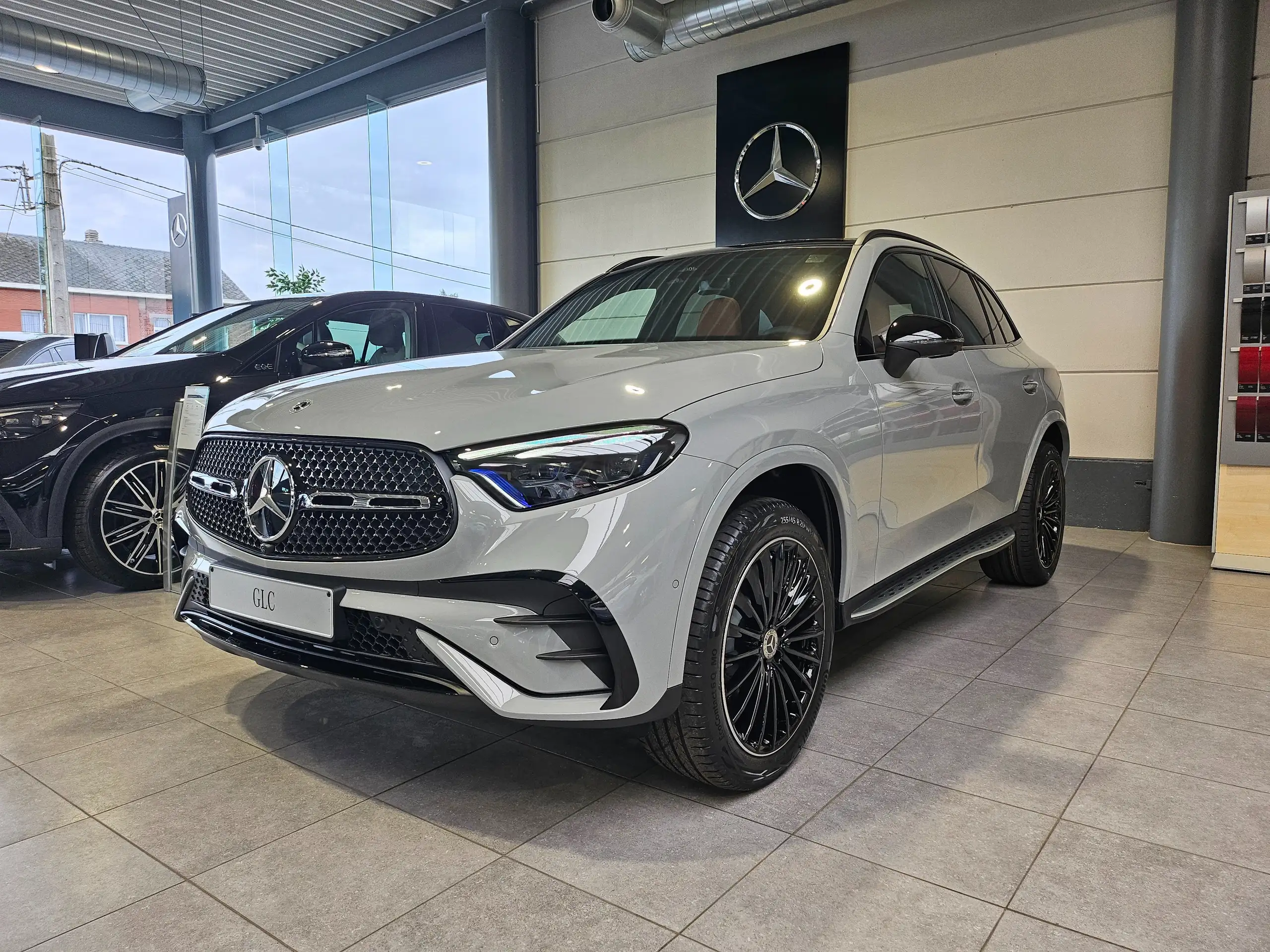 Mercedes-Benz - GLC 220