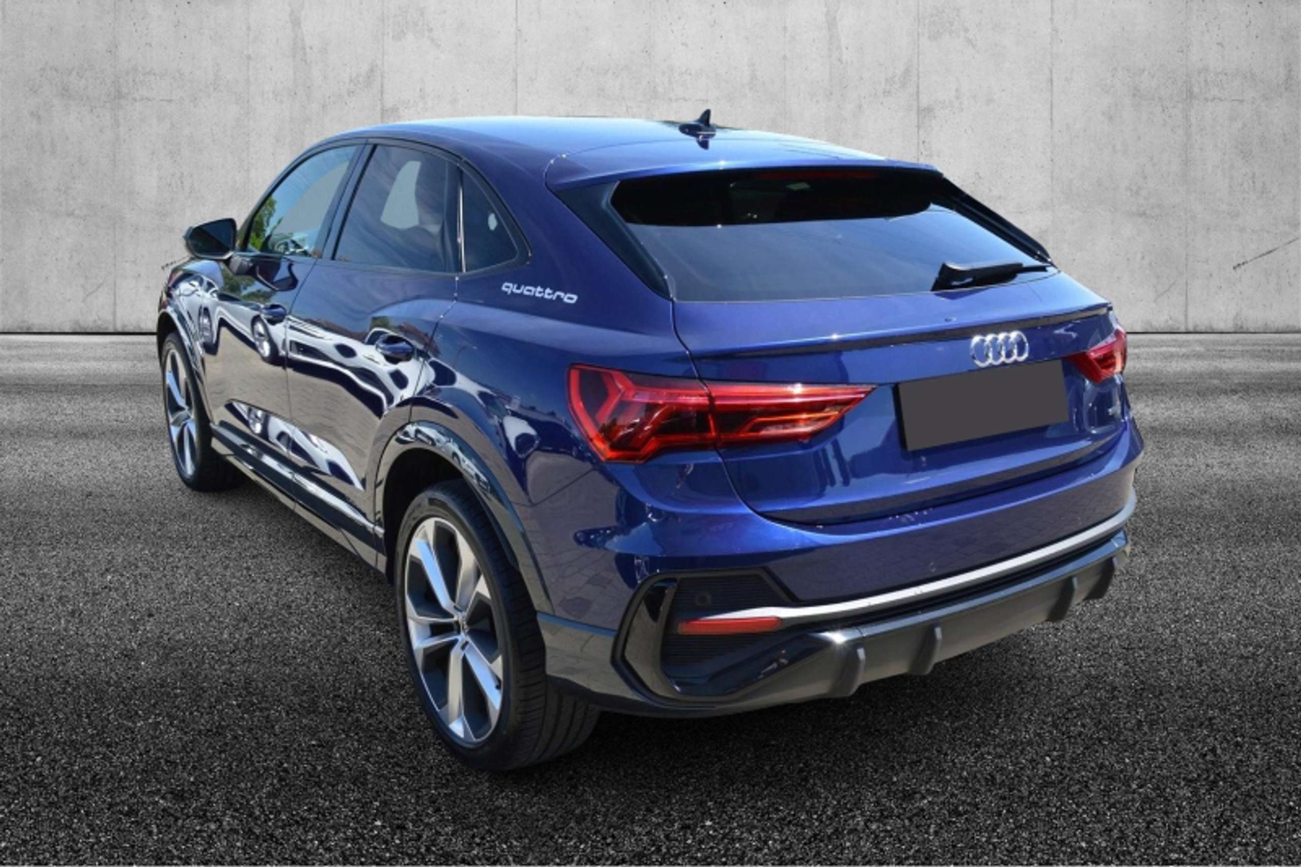 Audi - Q3