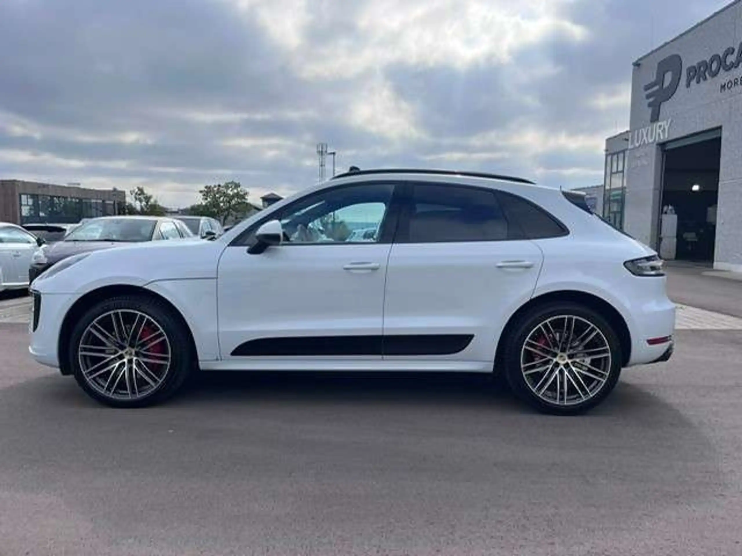 Porsche - Macan