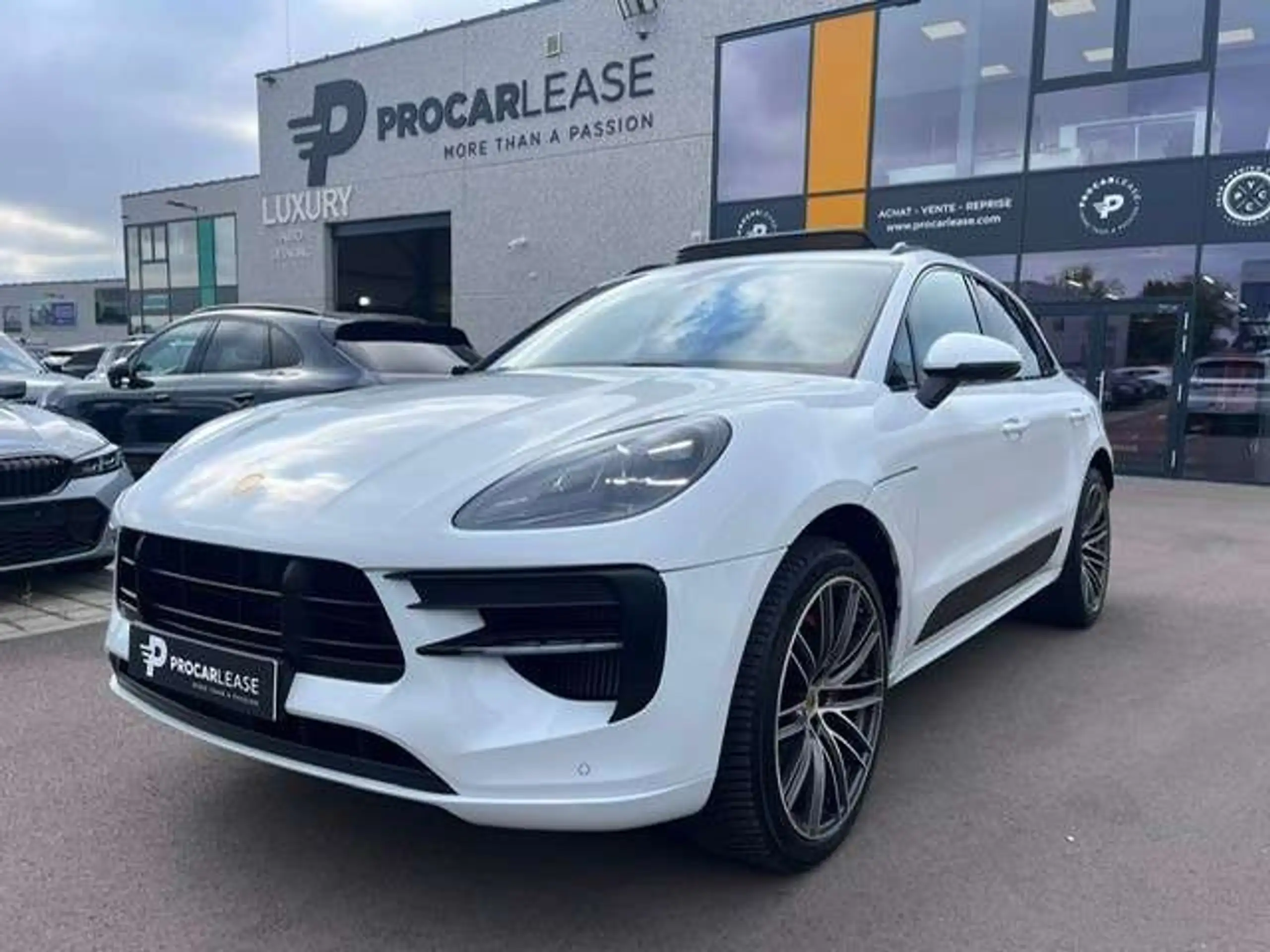 Porsche - Macan