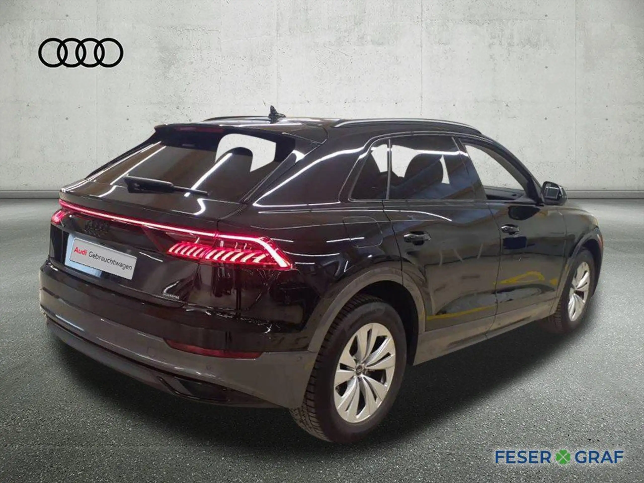 Audi - Q8