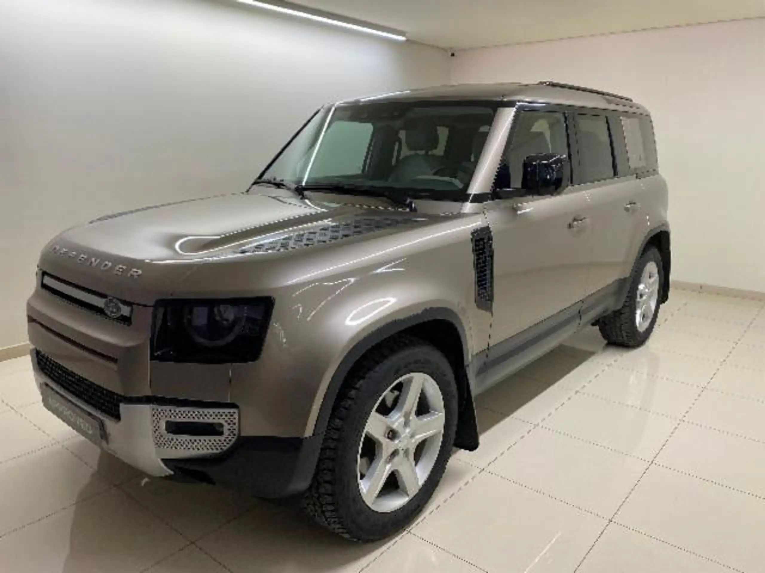 Land Rover Defender 2023