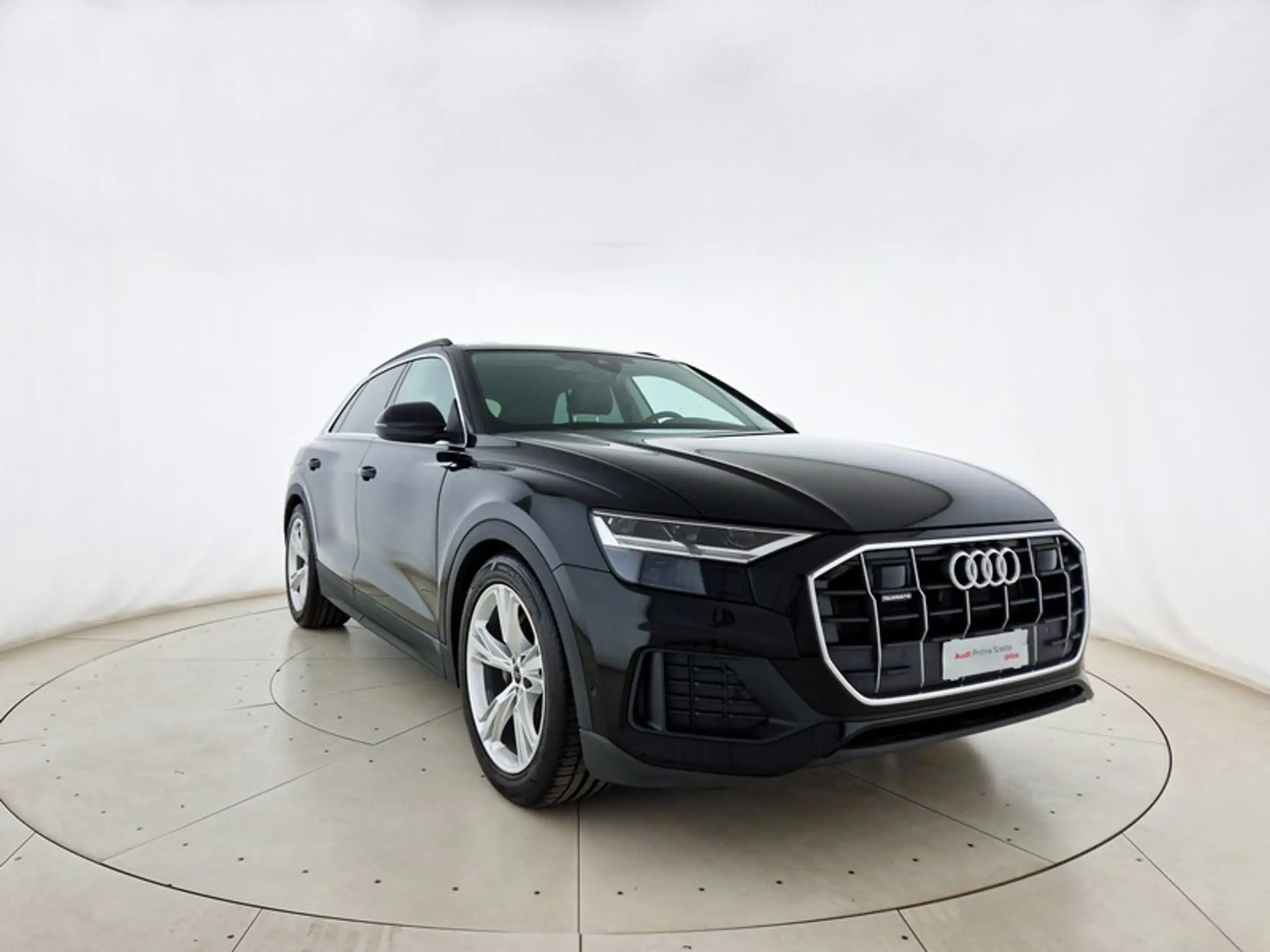 Audi - Q8