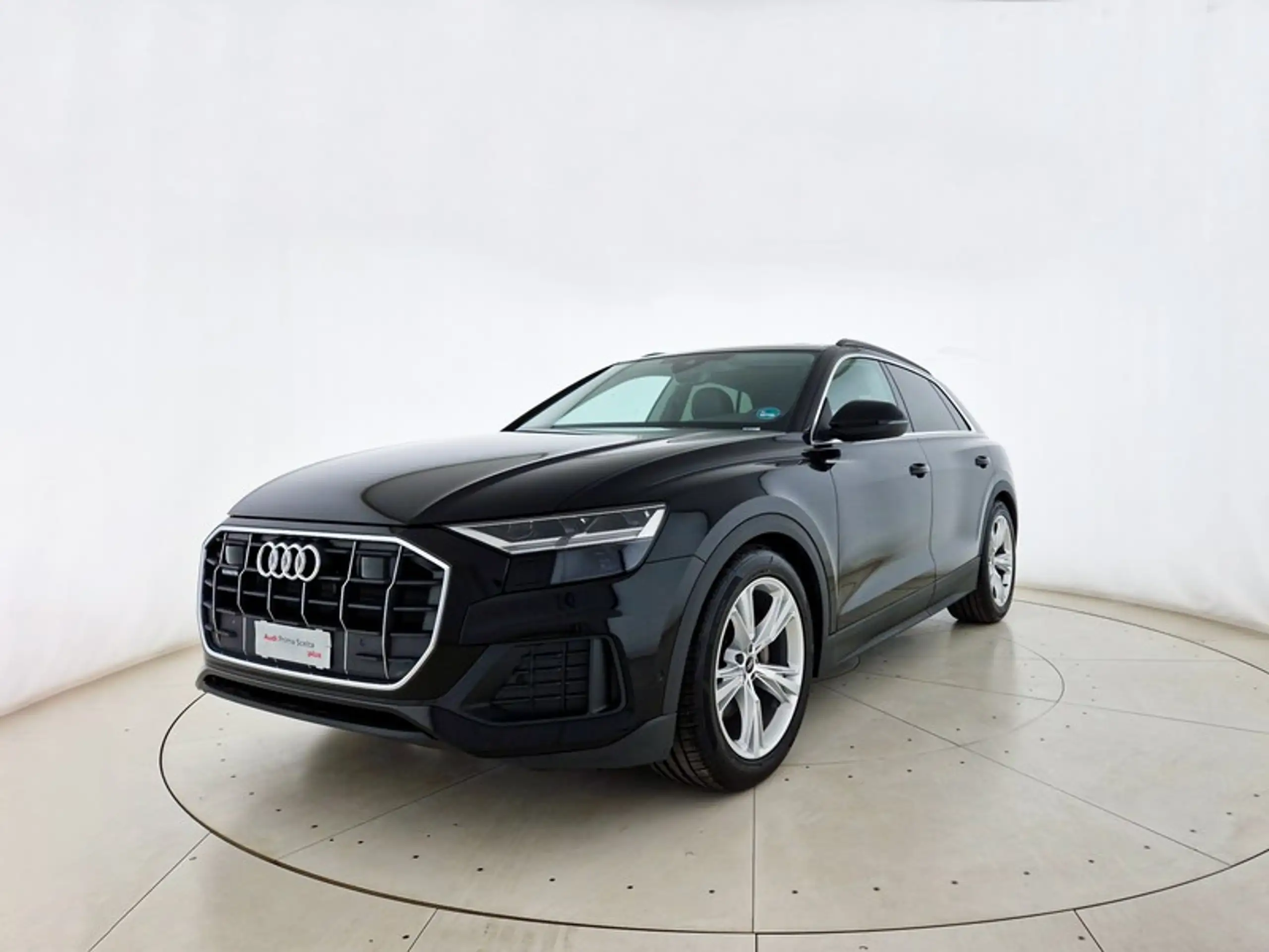 Audi - Q8