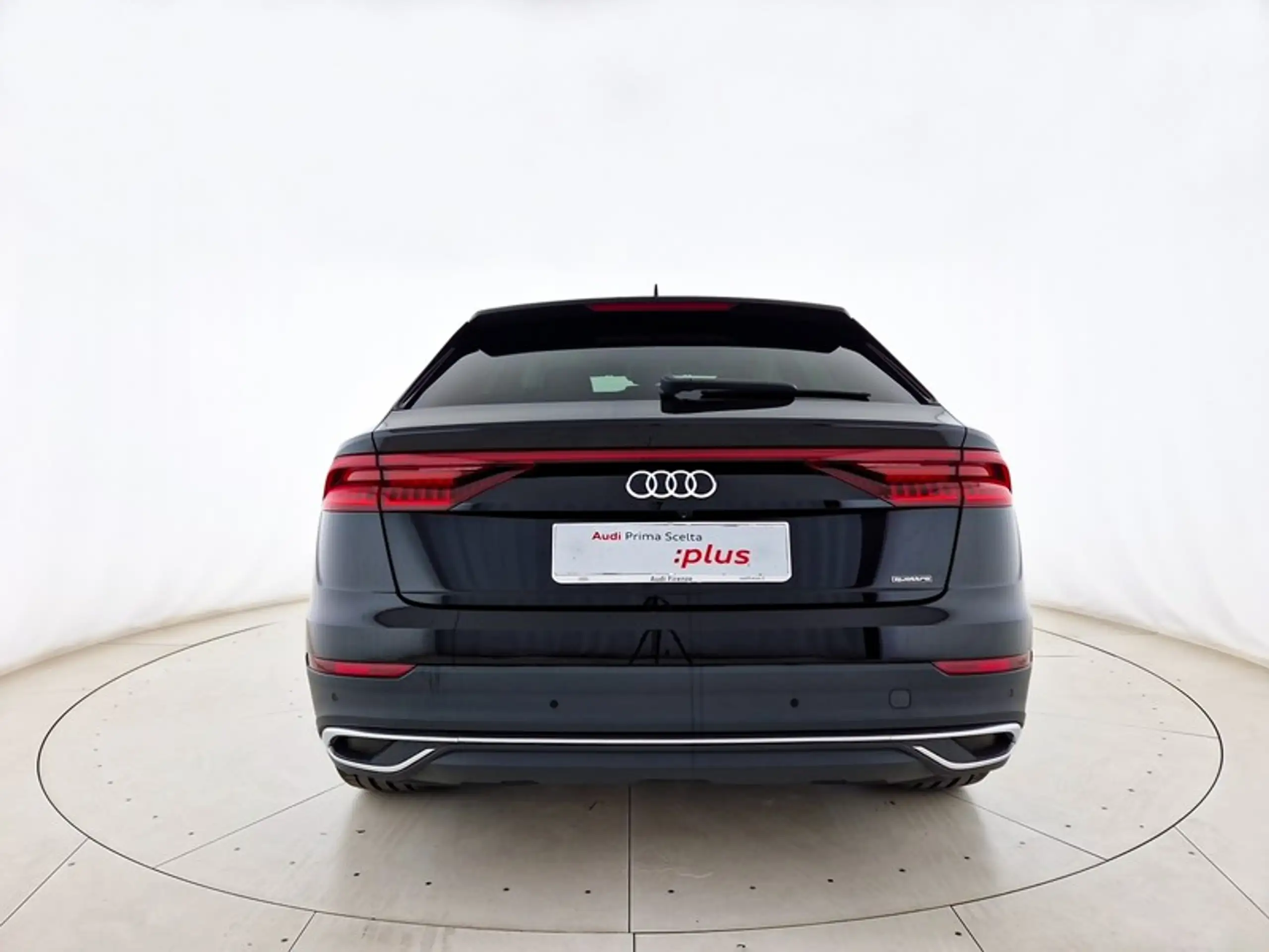 Audi - Q8