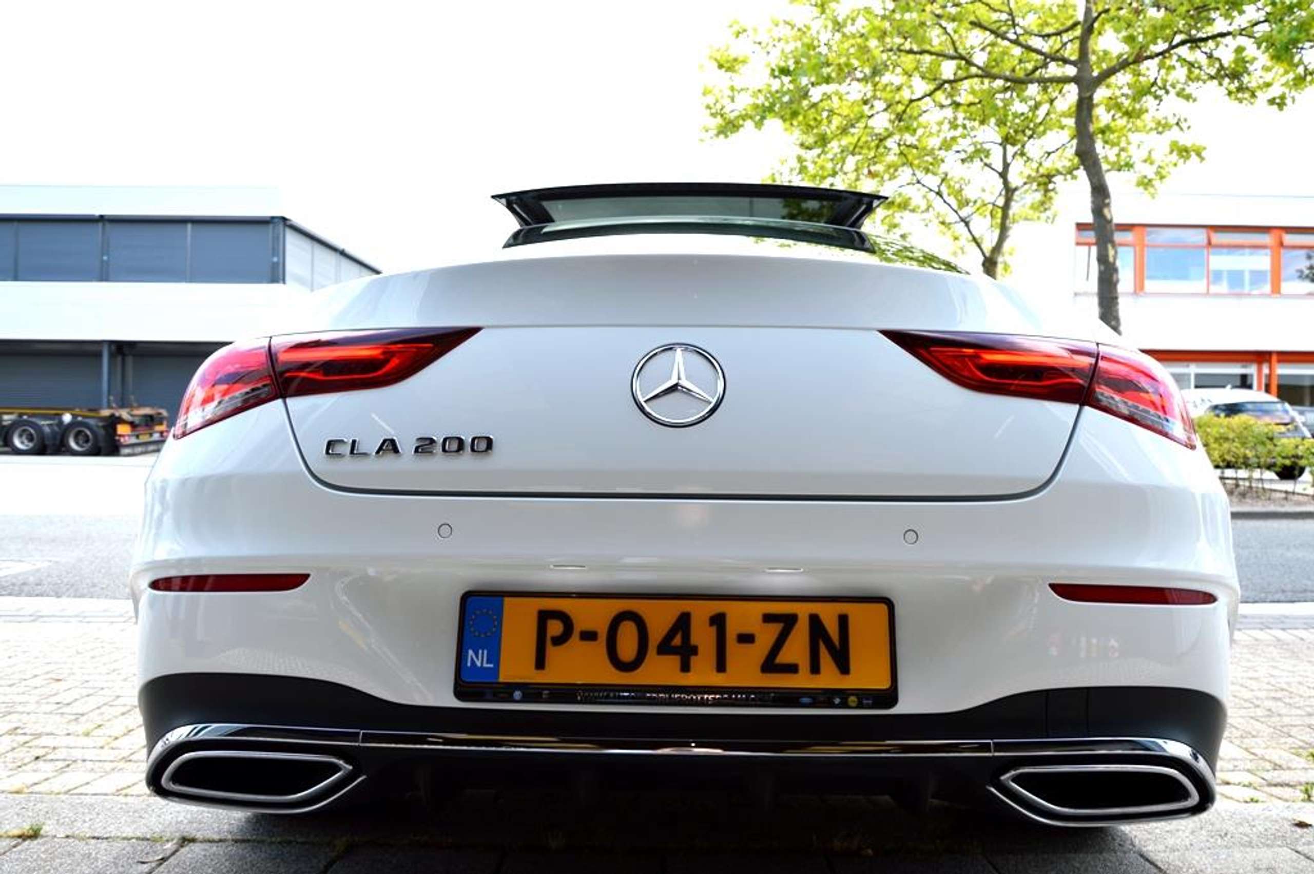 Mercedes-Benz - CLA 200