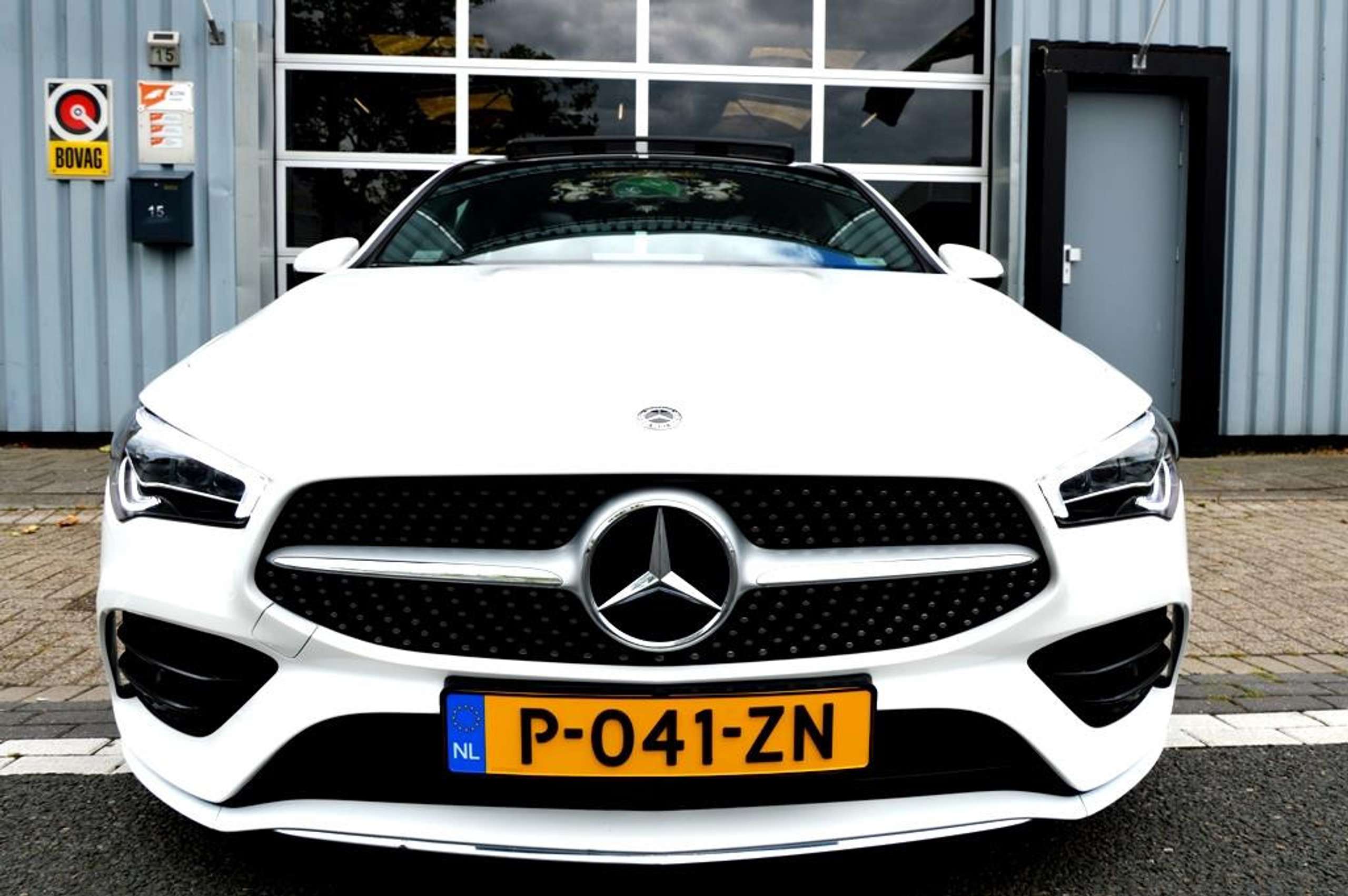 Mercedes-Benz - CLA 200