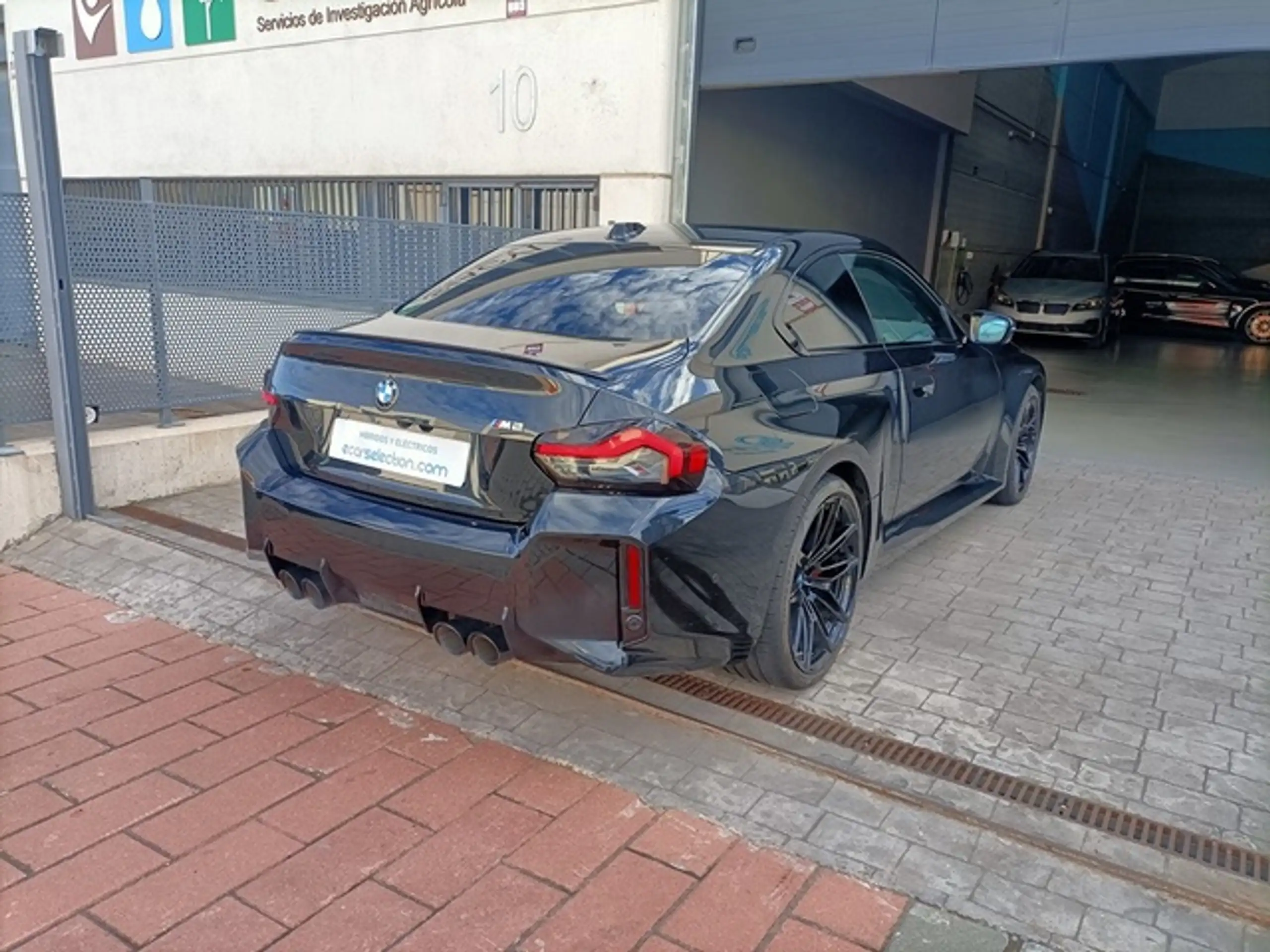 BMW - M2