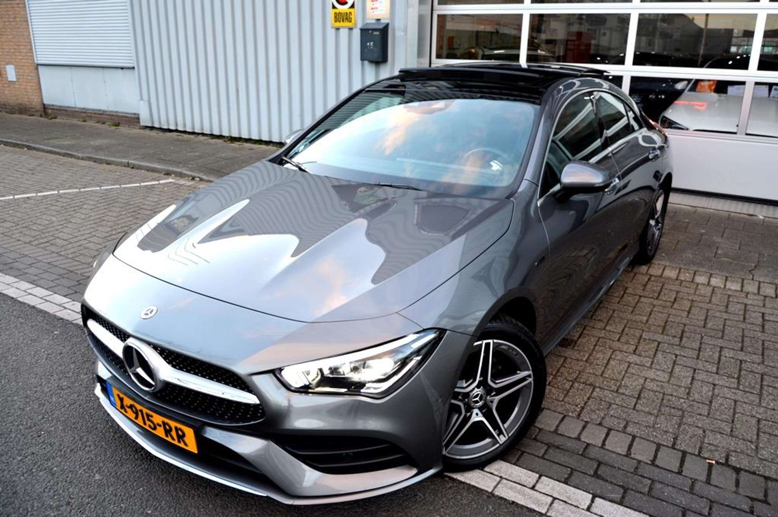 Mercedes-Benz - CLA 250