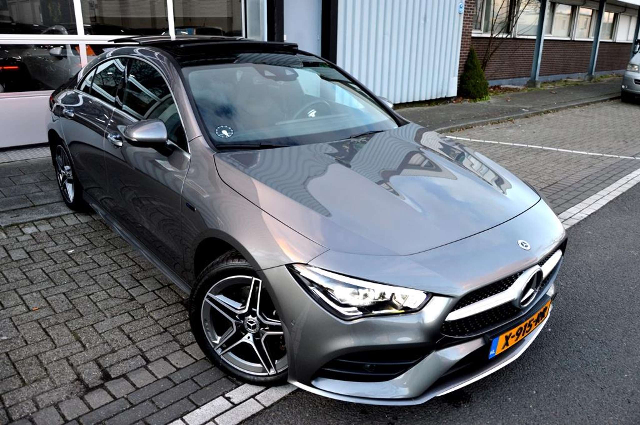 Mercedes-Benz - CLA 250