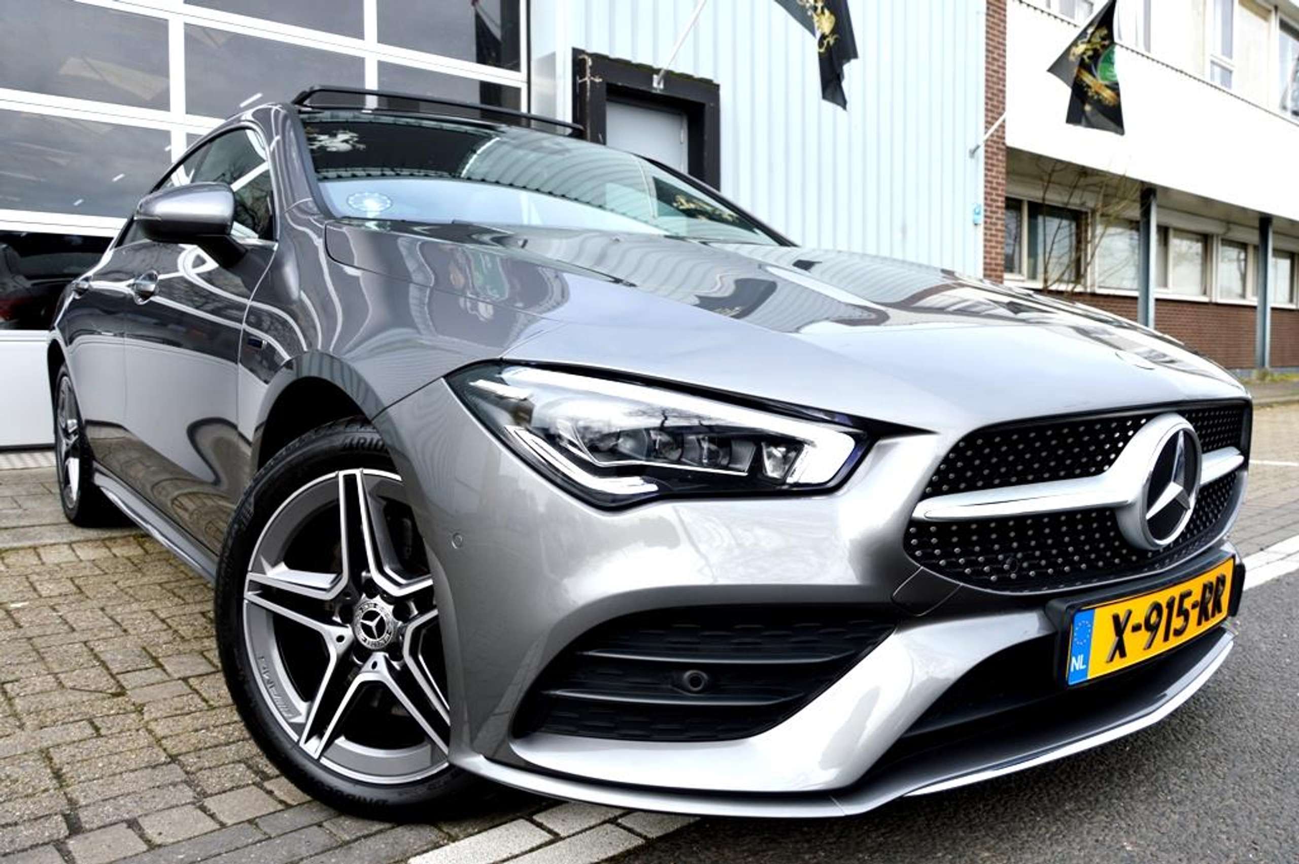 Mercedes-Benz - CLA 250