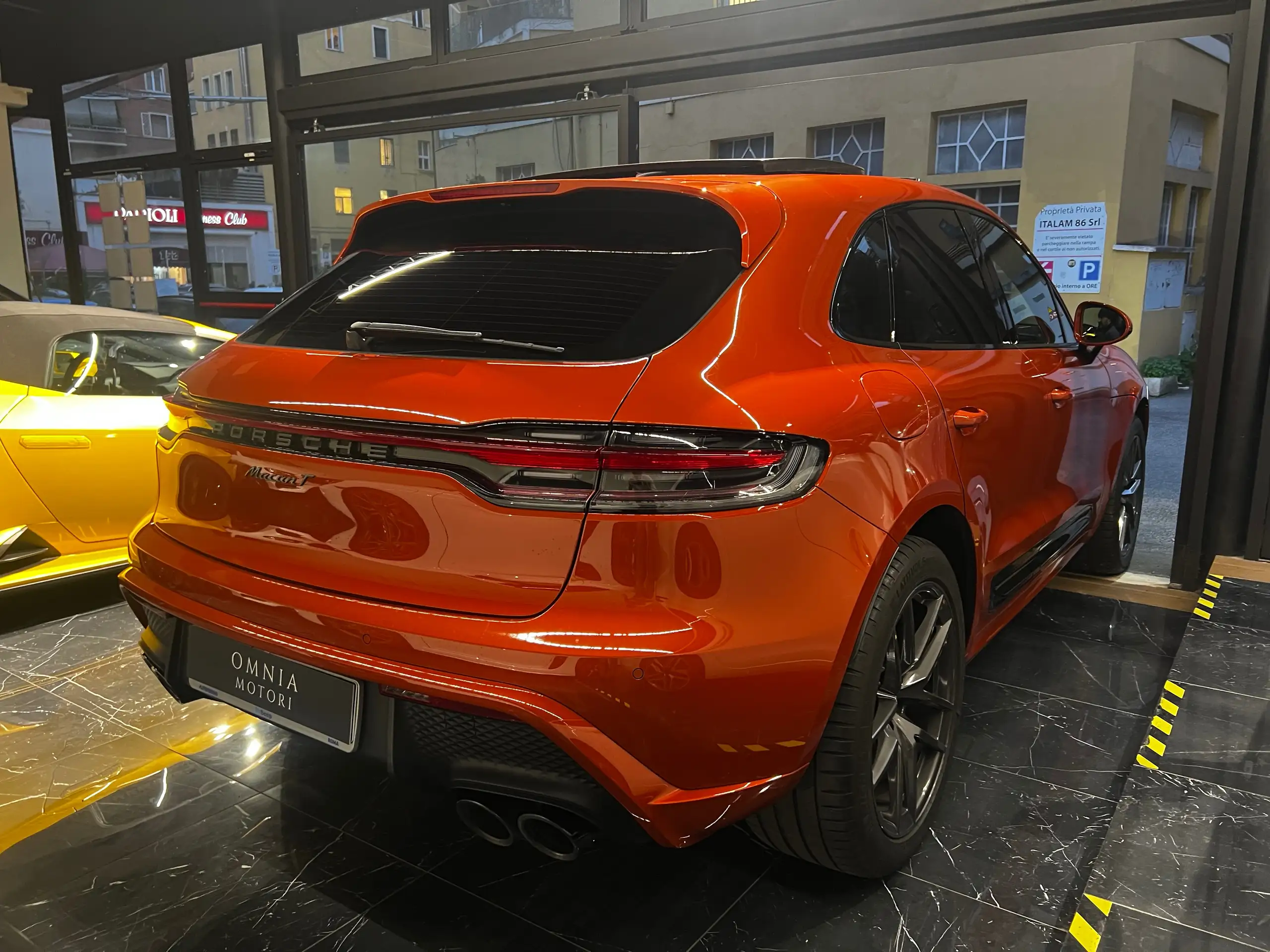 Porsche - Macan