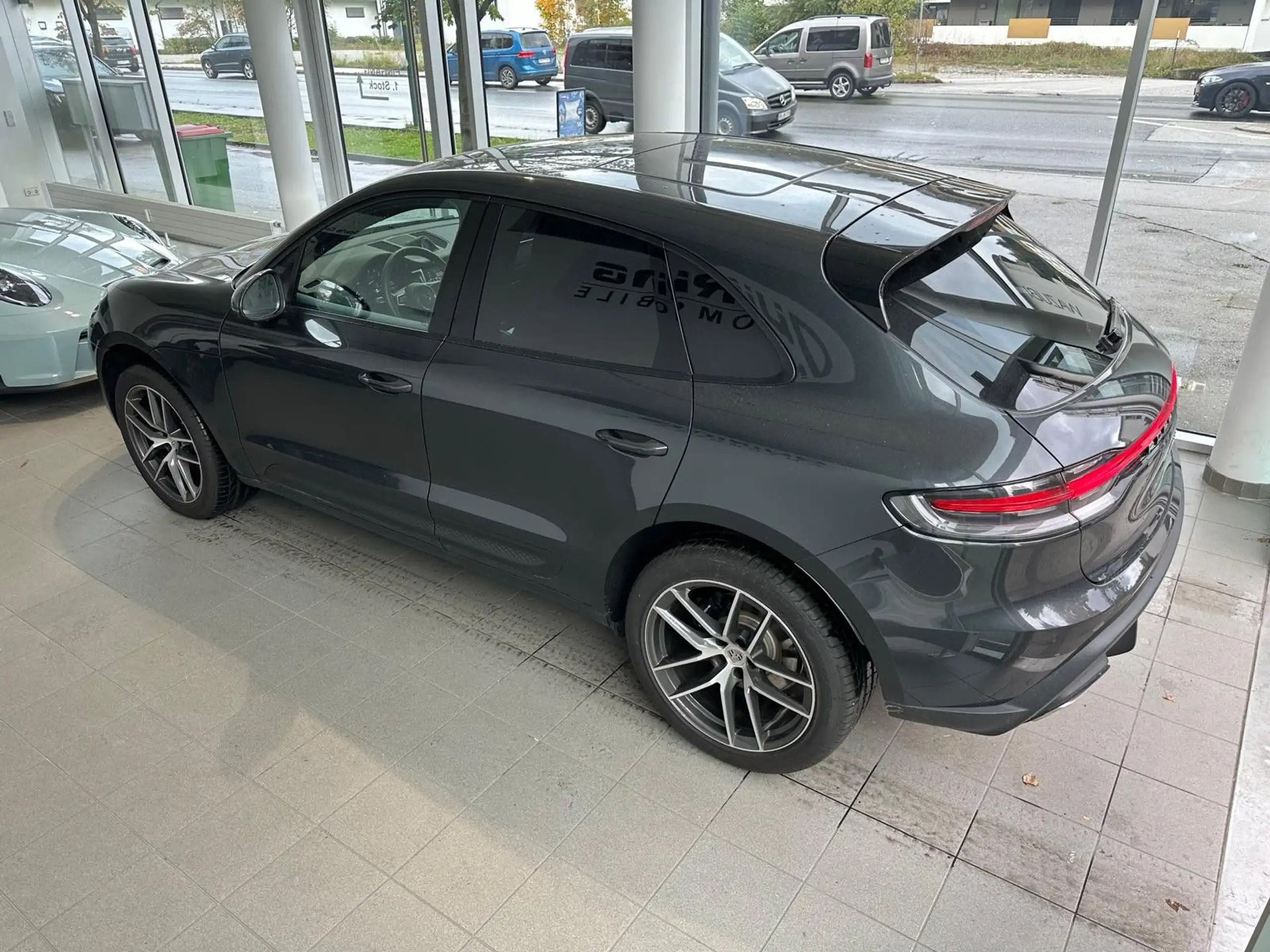 Porsche - Macan