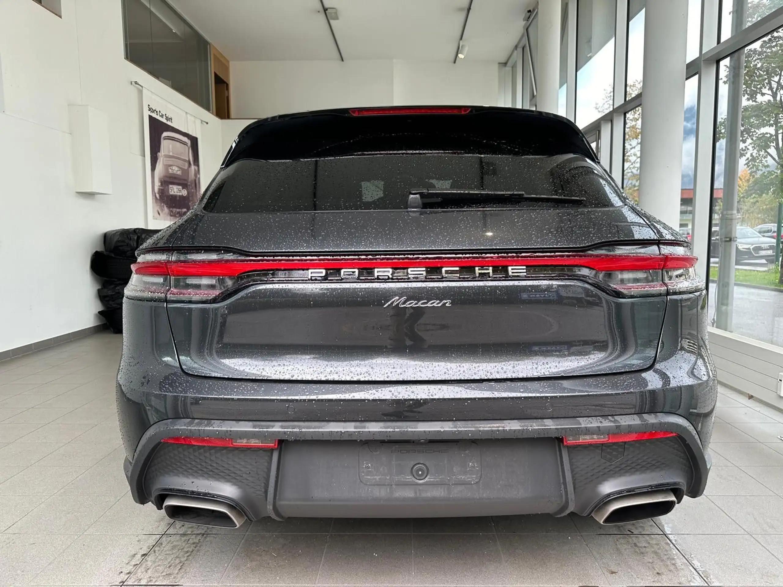 Porsche - Macan