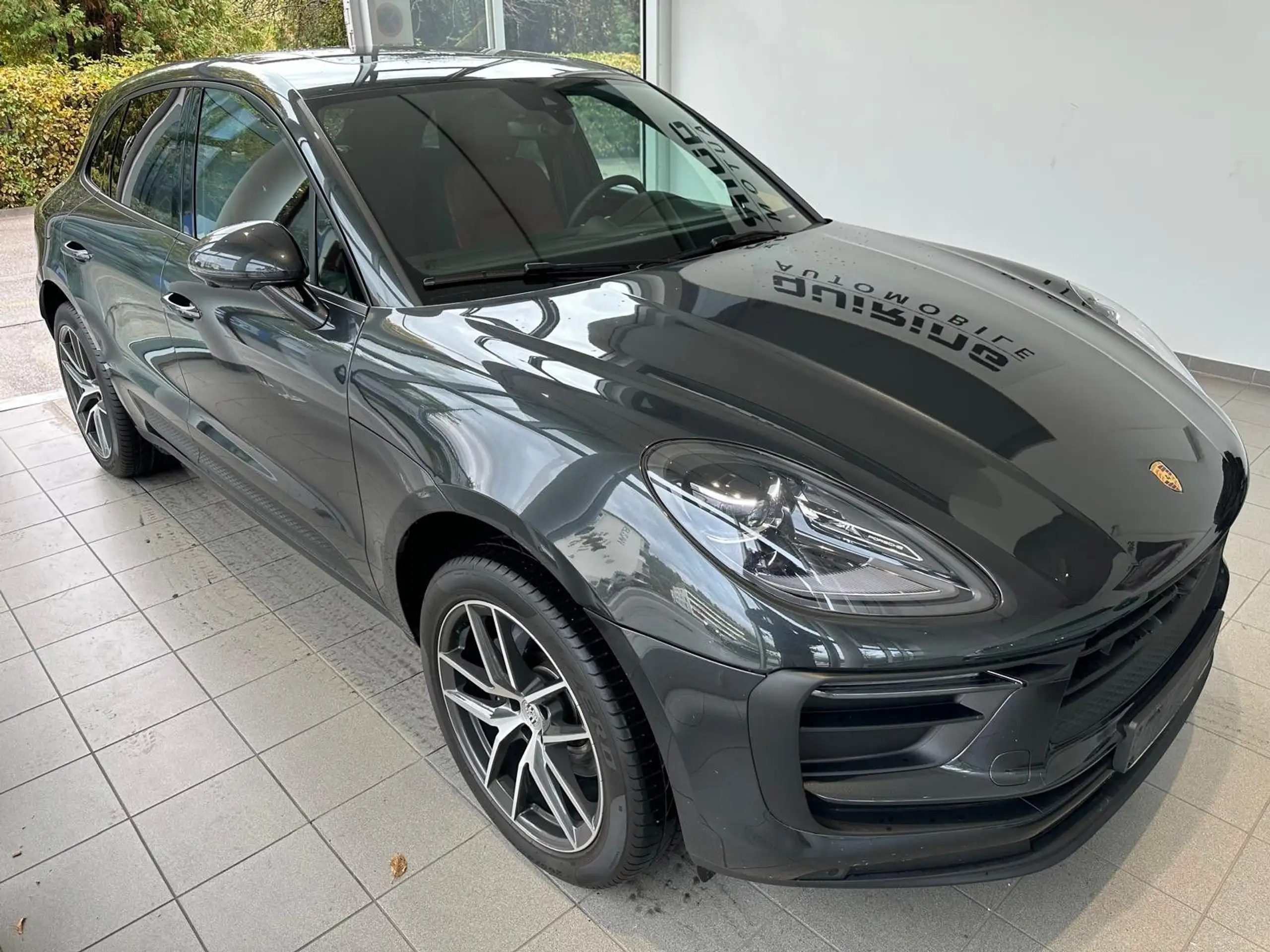 Porsche - Macan