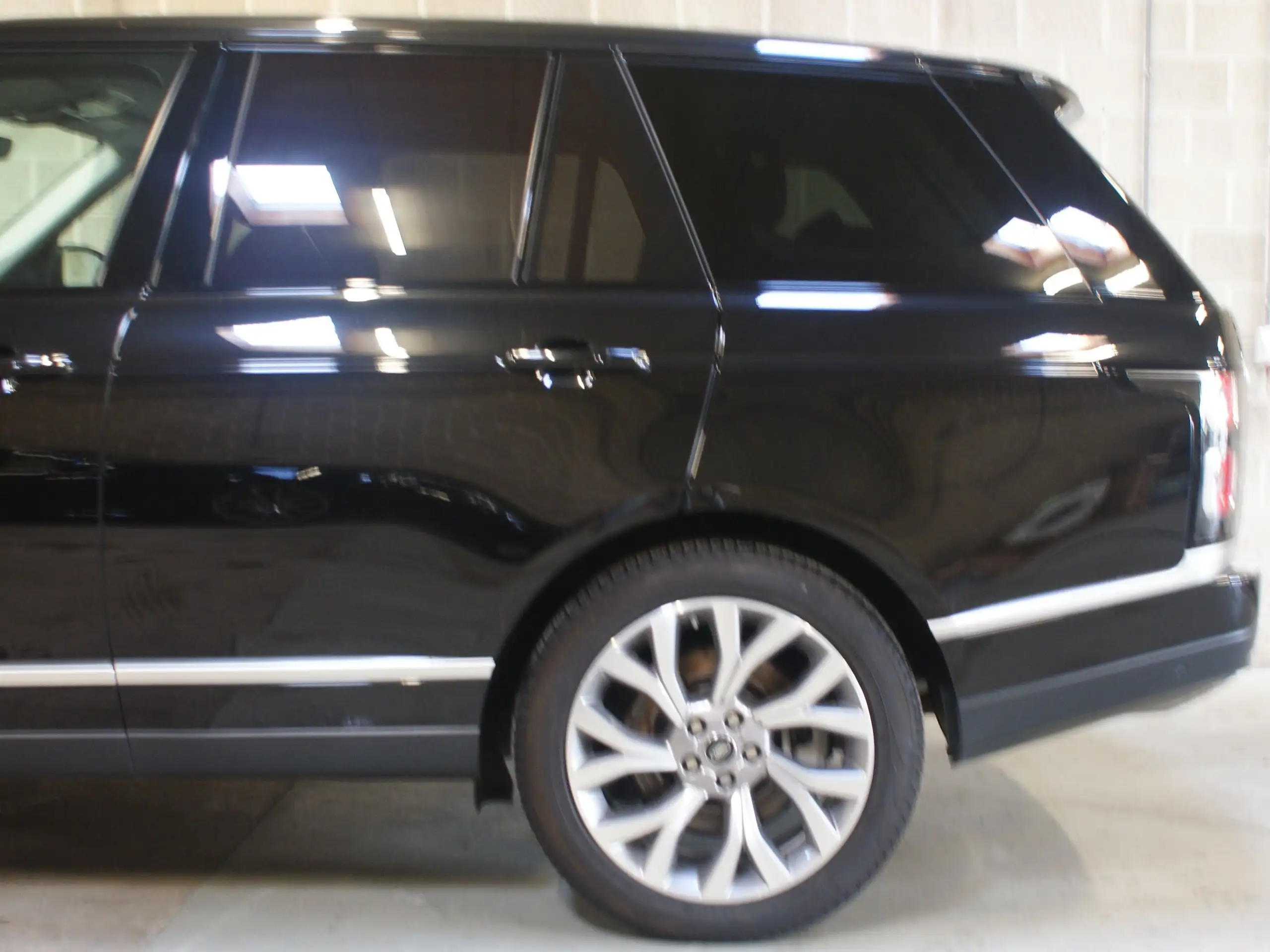 Land Rover - Range Rover