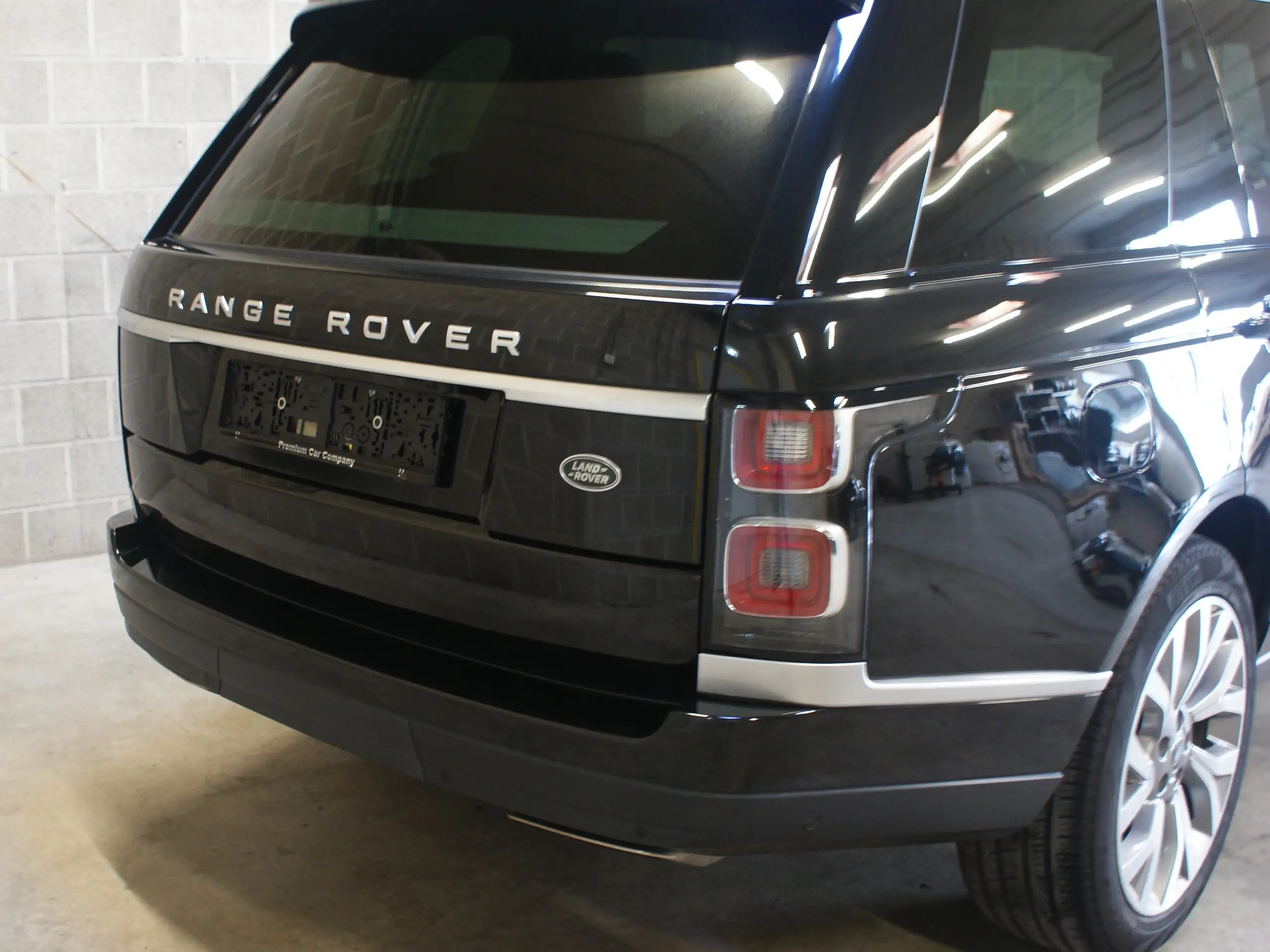 Land Rover - Range Rover