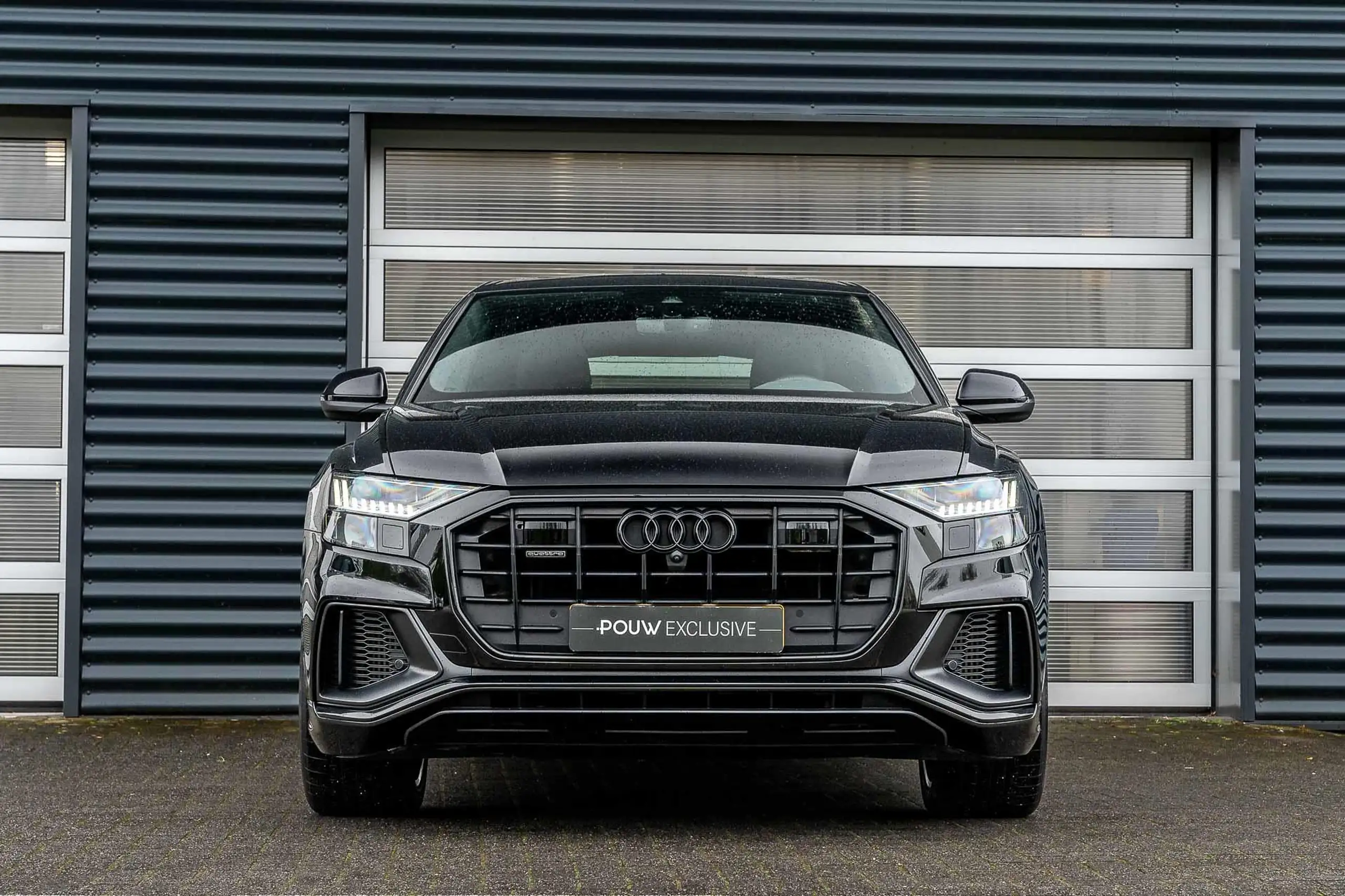 Audi - Q8