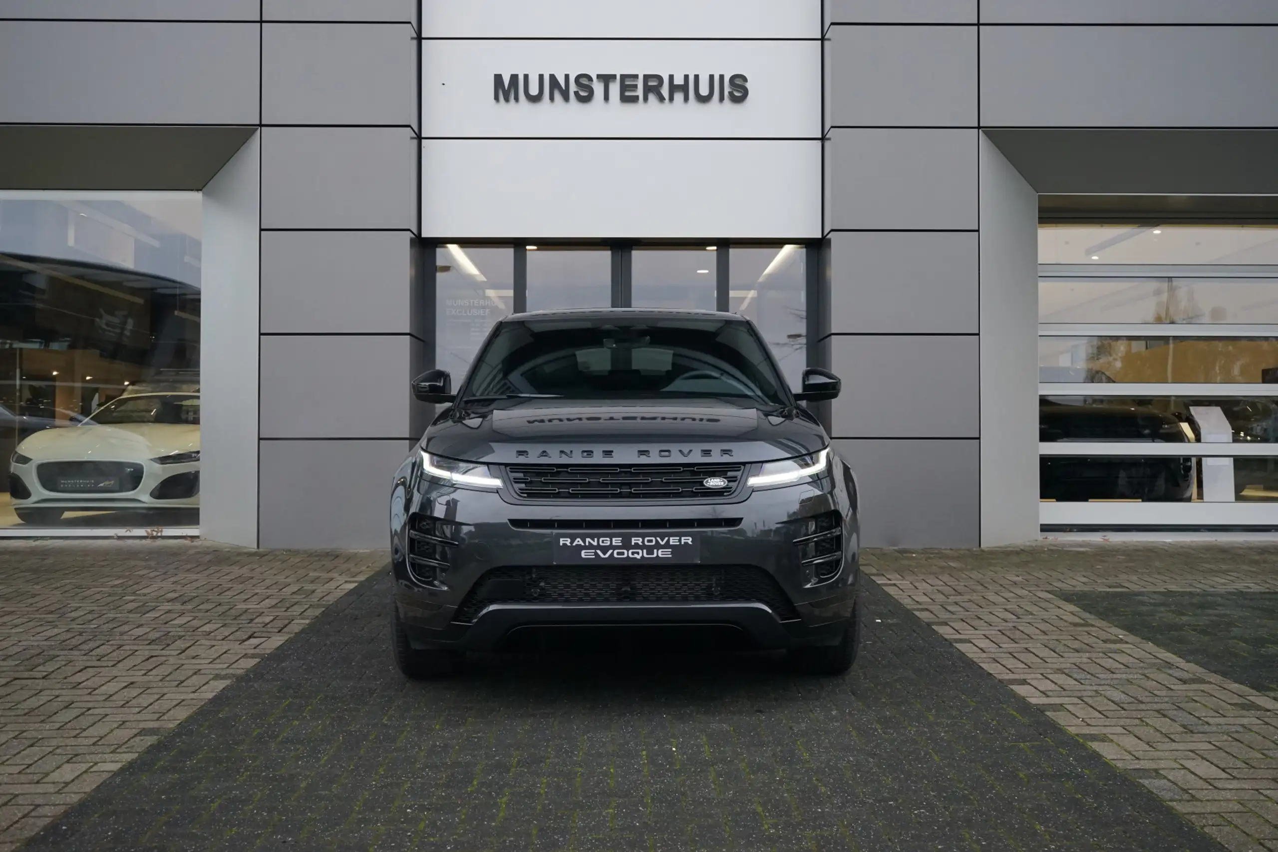 Land Rover - Range Rover Evoque