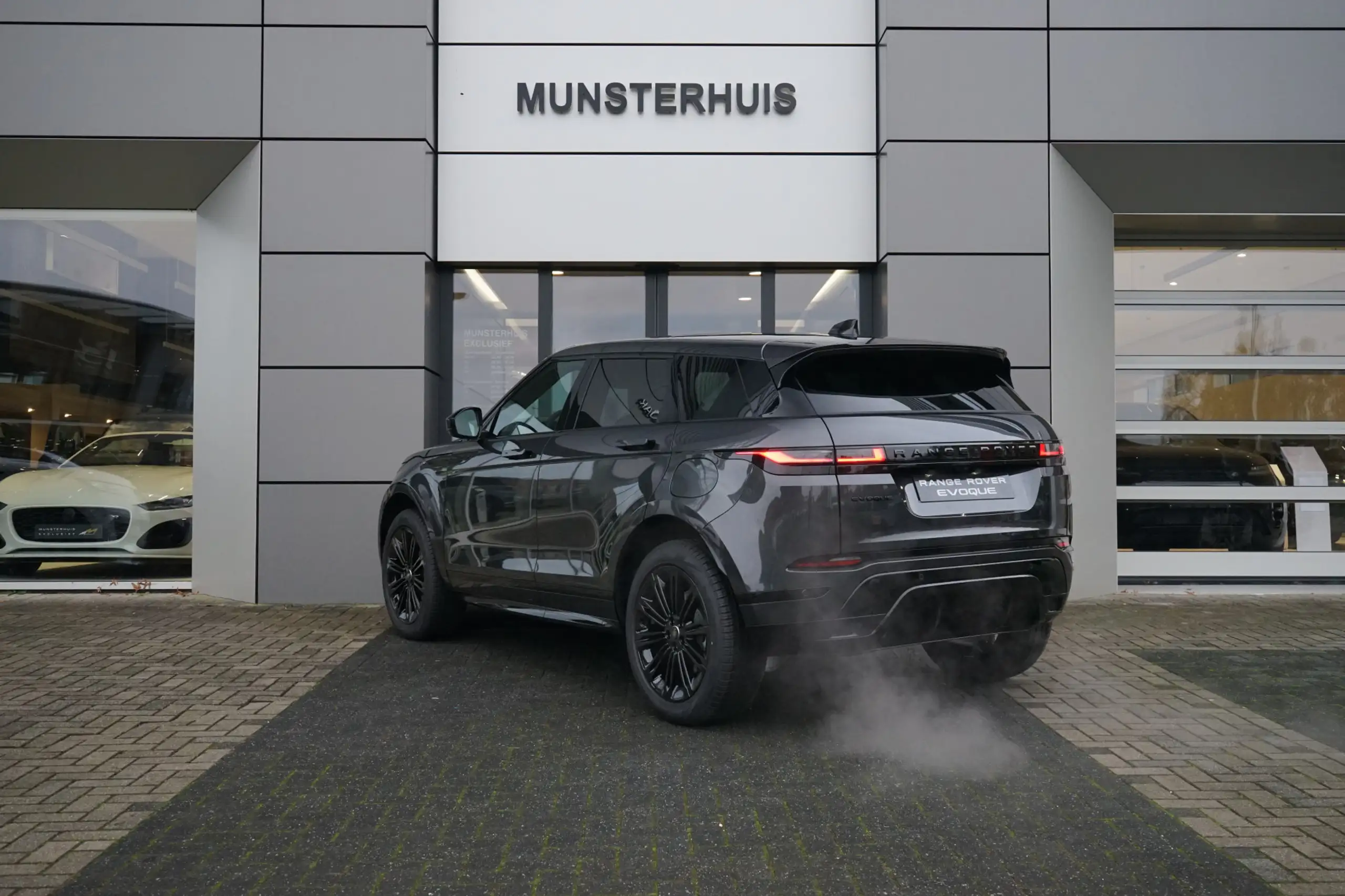 Land Rover - Range Rover Evoque