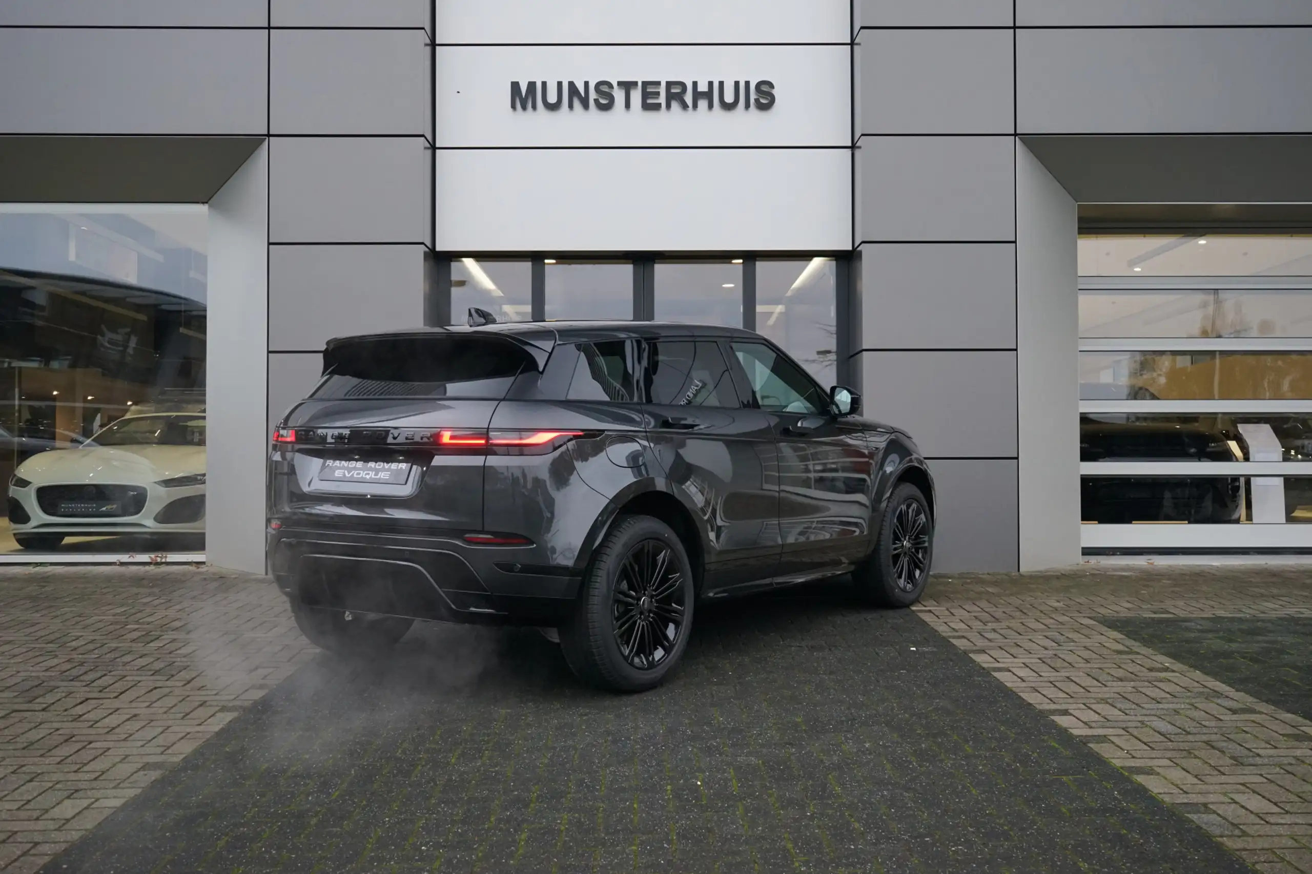 Land Rover - Range Rover Evoque