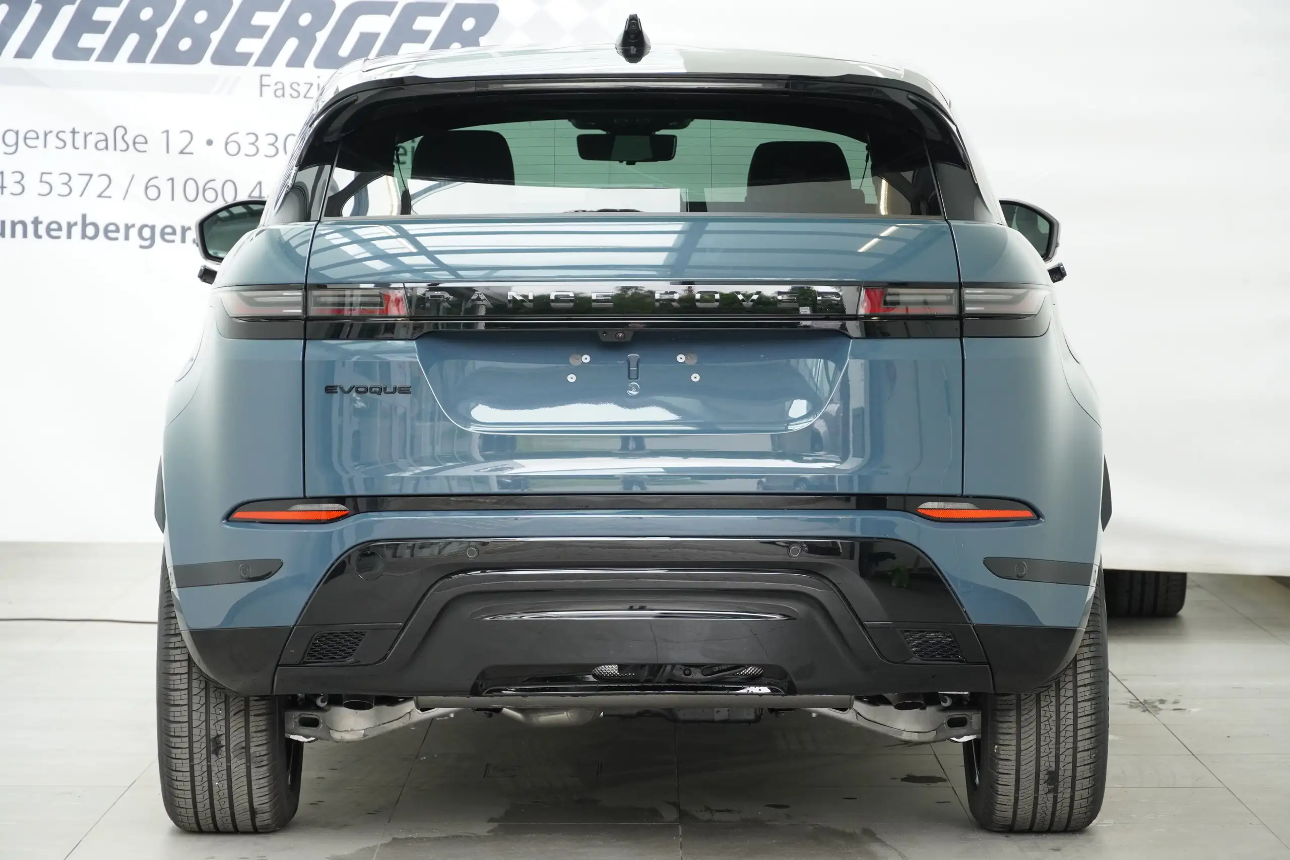 Land Rover - Range Rover Evoque