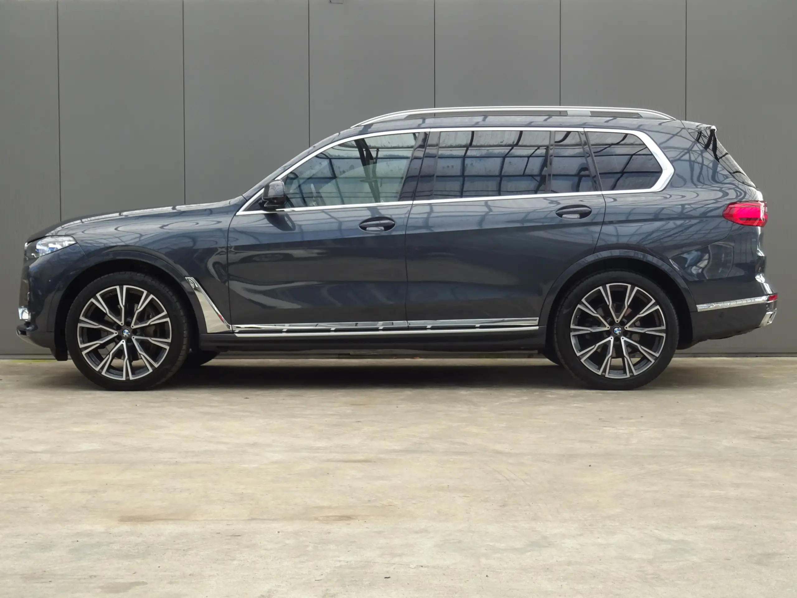 BMW - X7