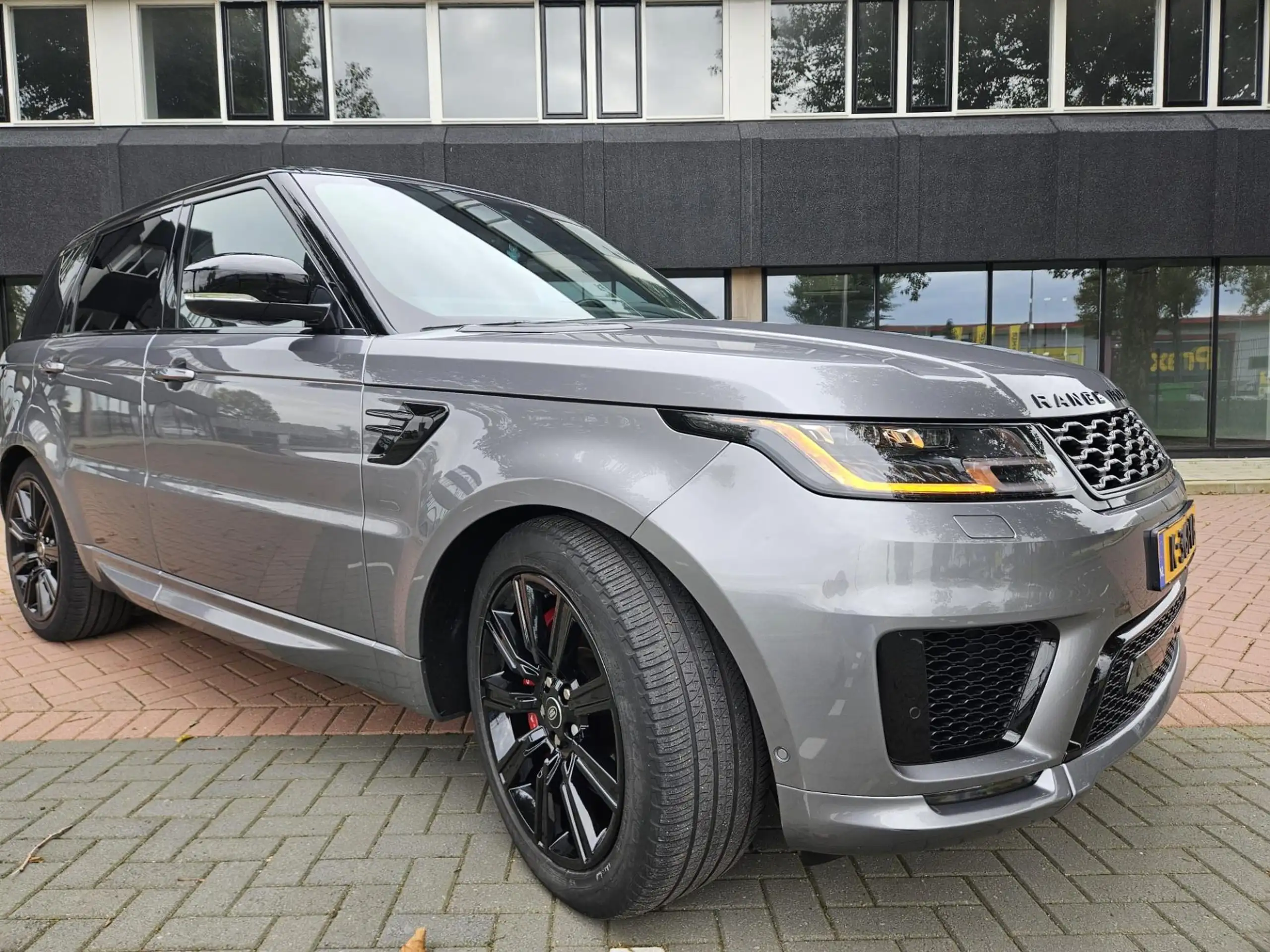 Land Rover - Range Rover Sport