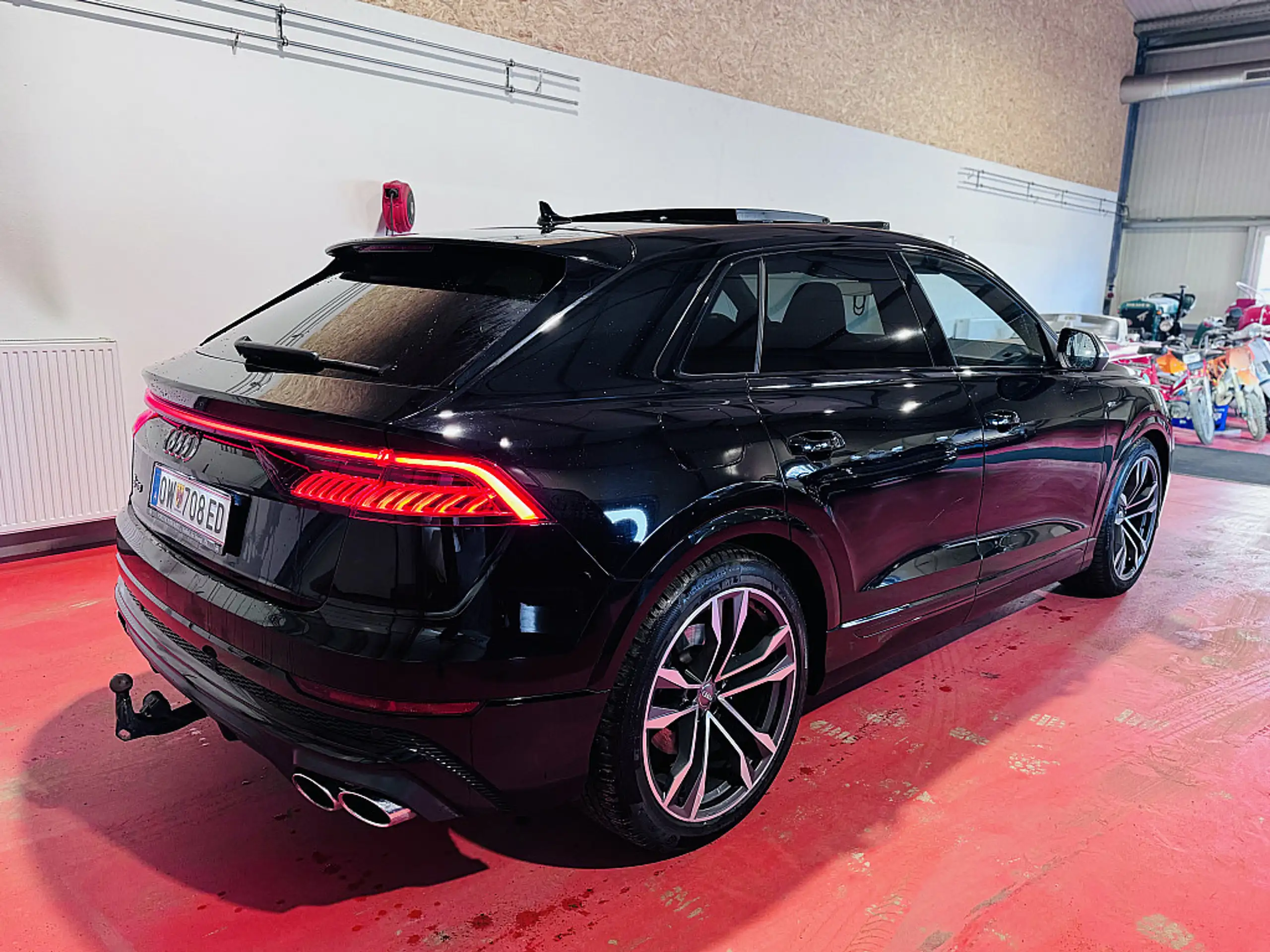 Audi - SQ8