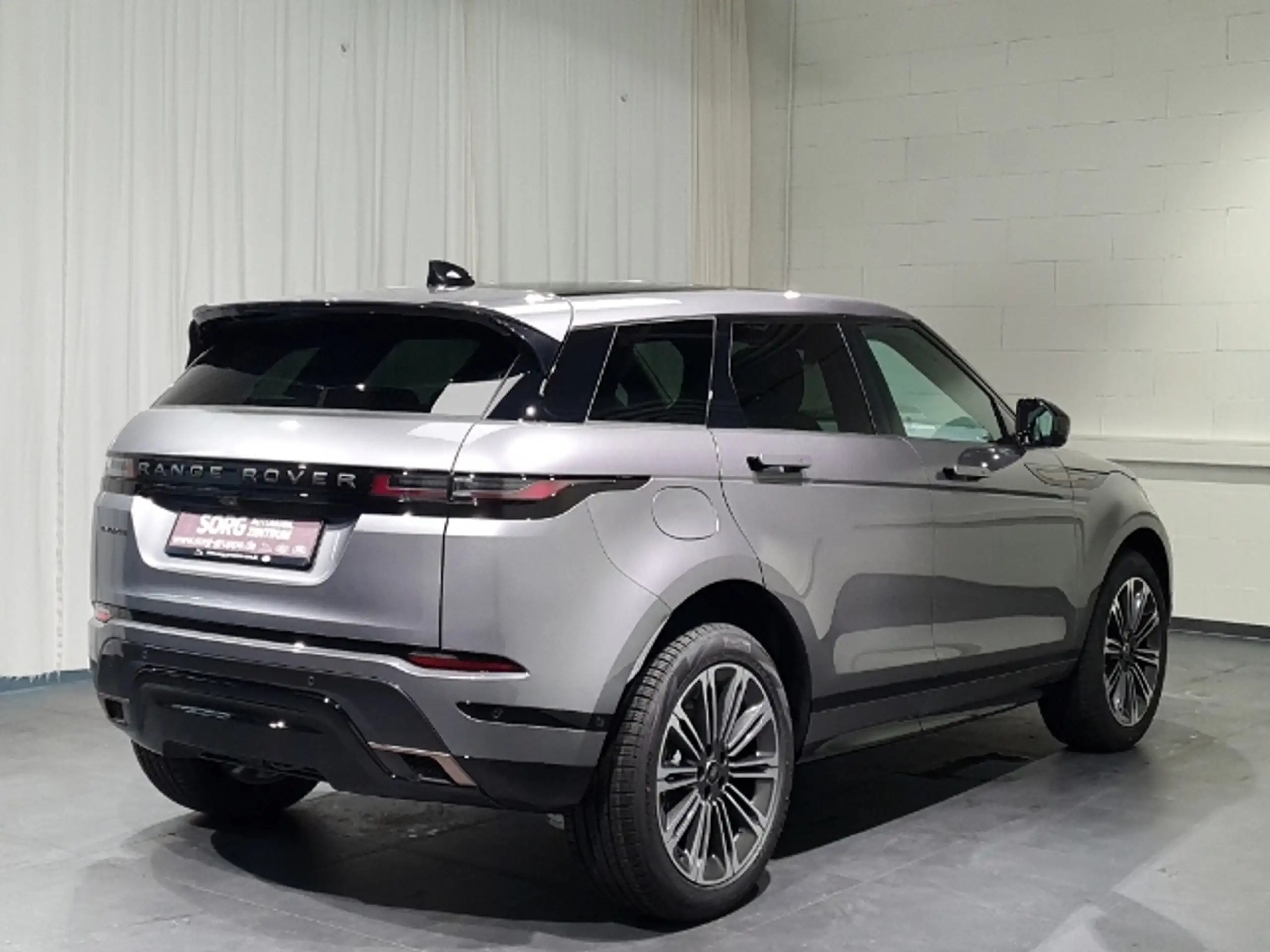 Land Rover - Range Rover Evoque