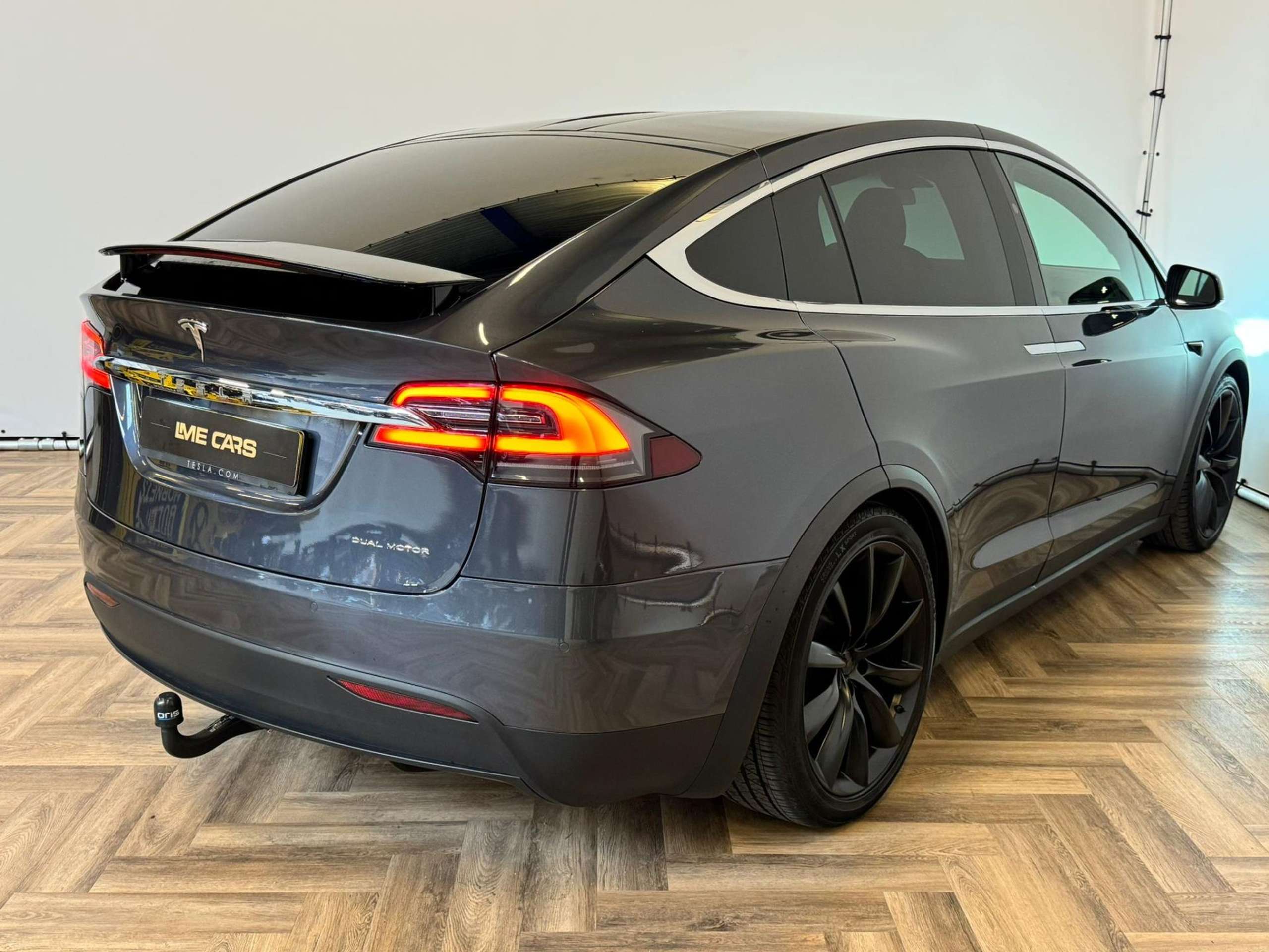 Tesla - Model X