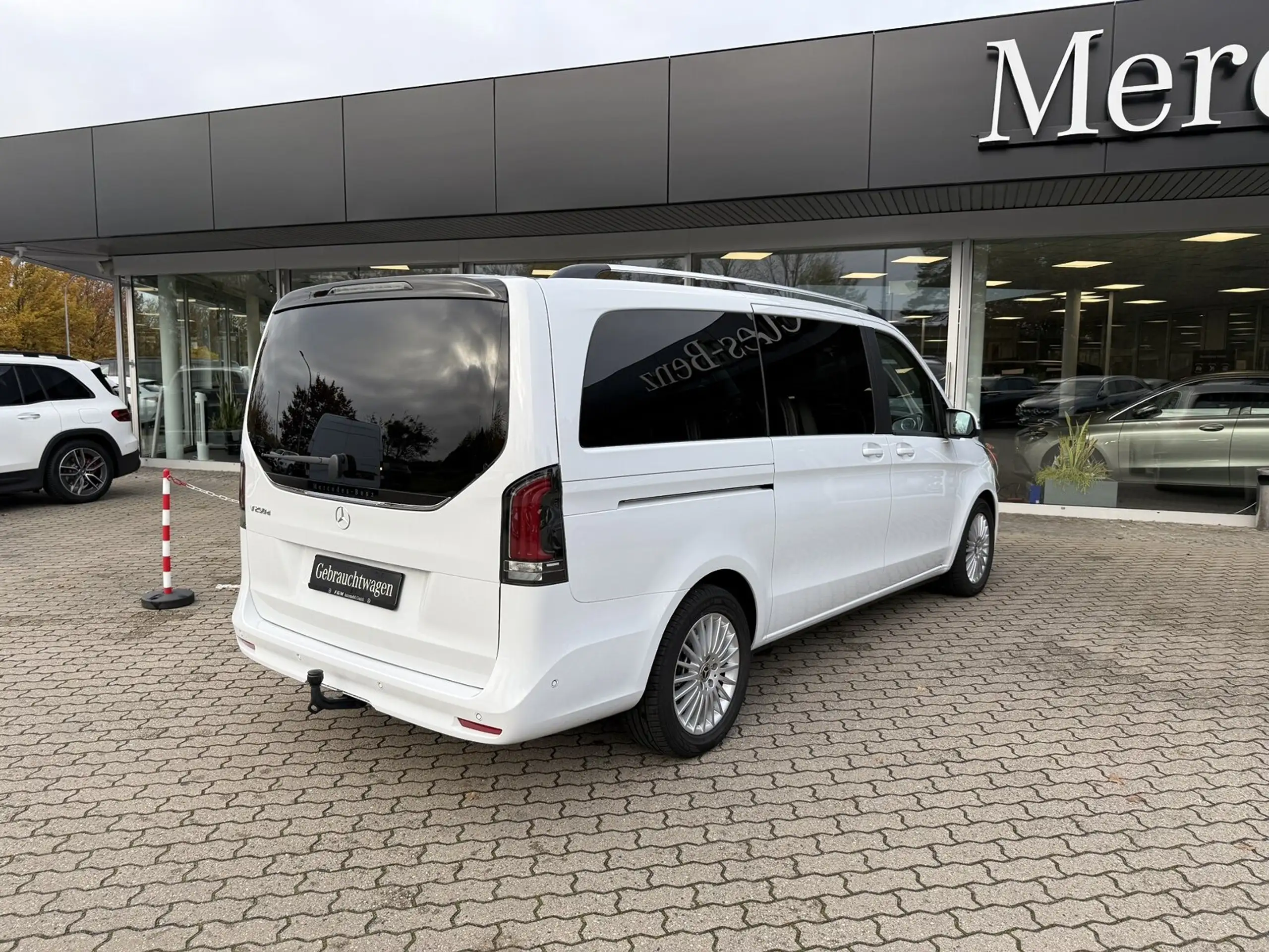 Mercedes-Benz - V 250