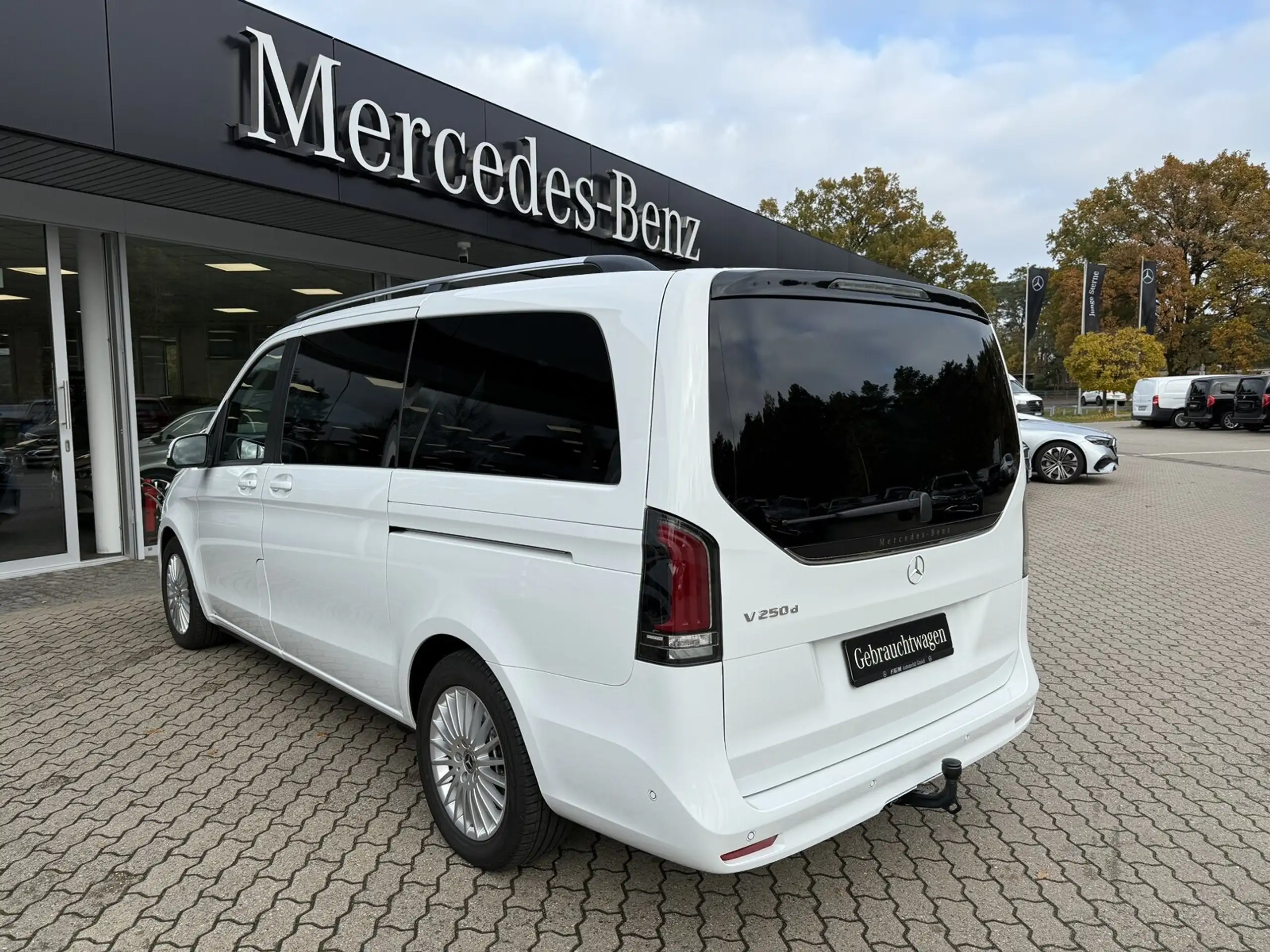 Mercedes-Benz - V 250